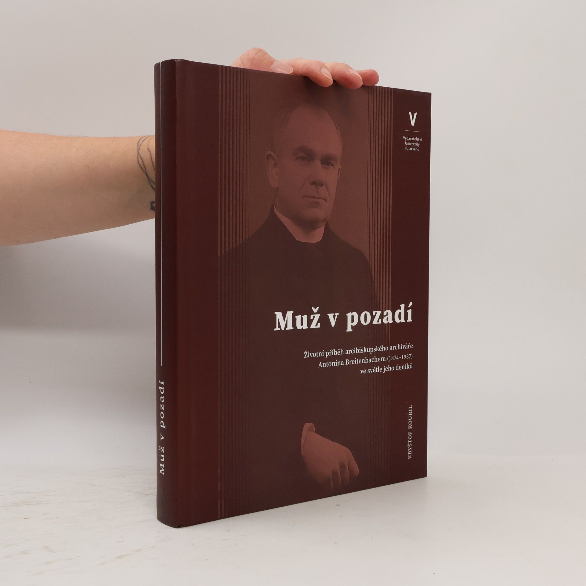 Kryštof Kouřil Muž v pozadí 5