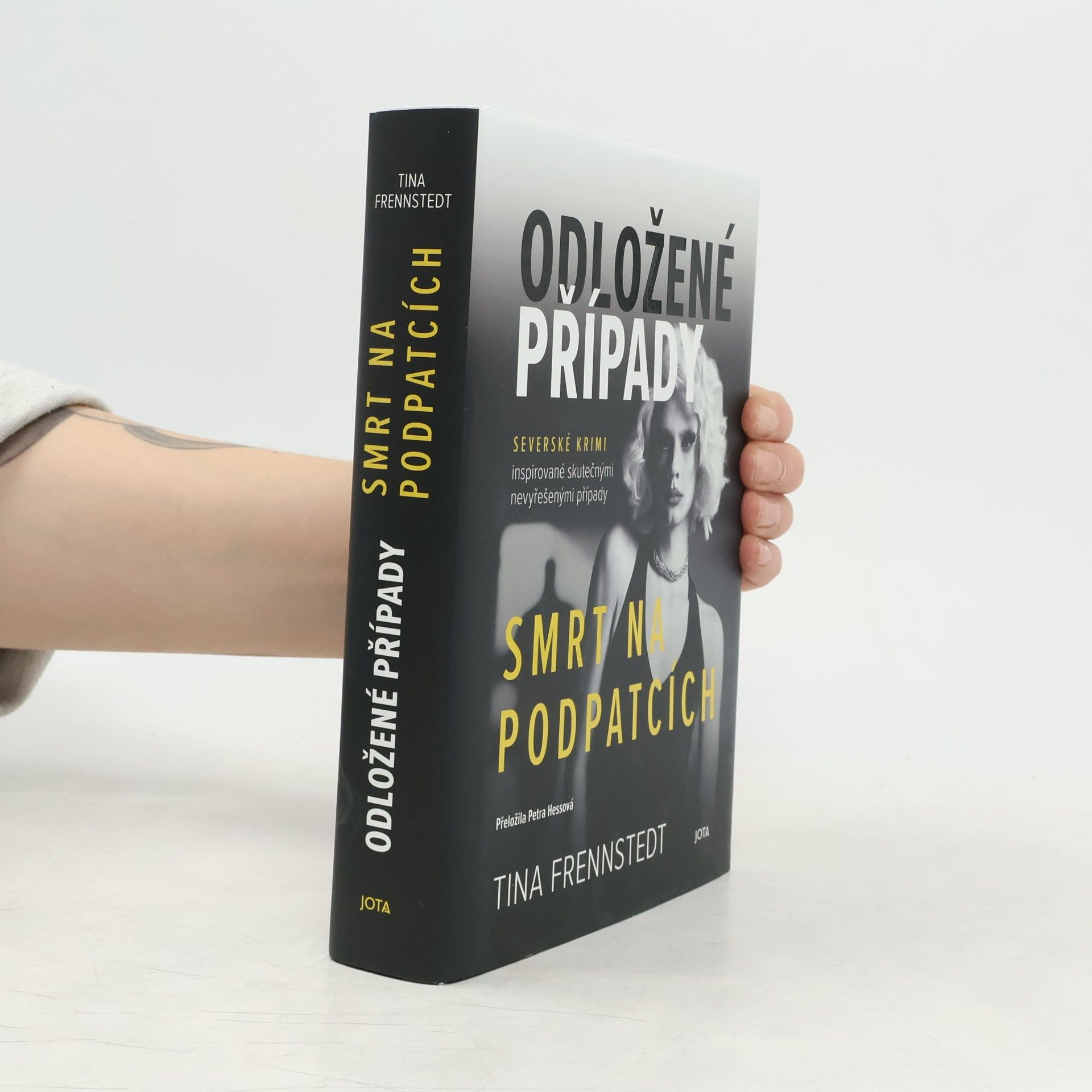 Tina Frennstedt Odložené případy. Smrt na podpatcích