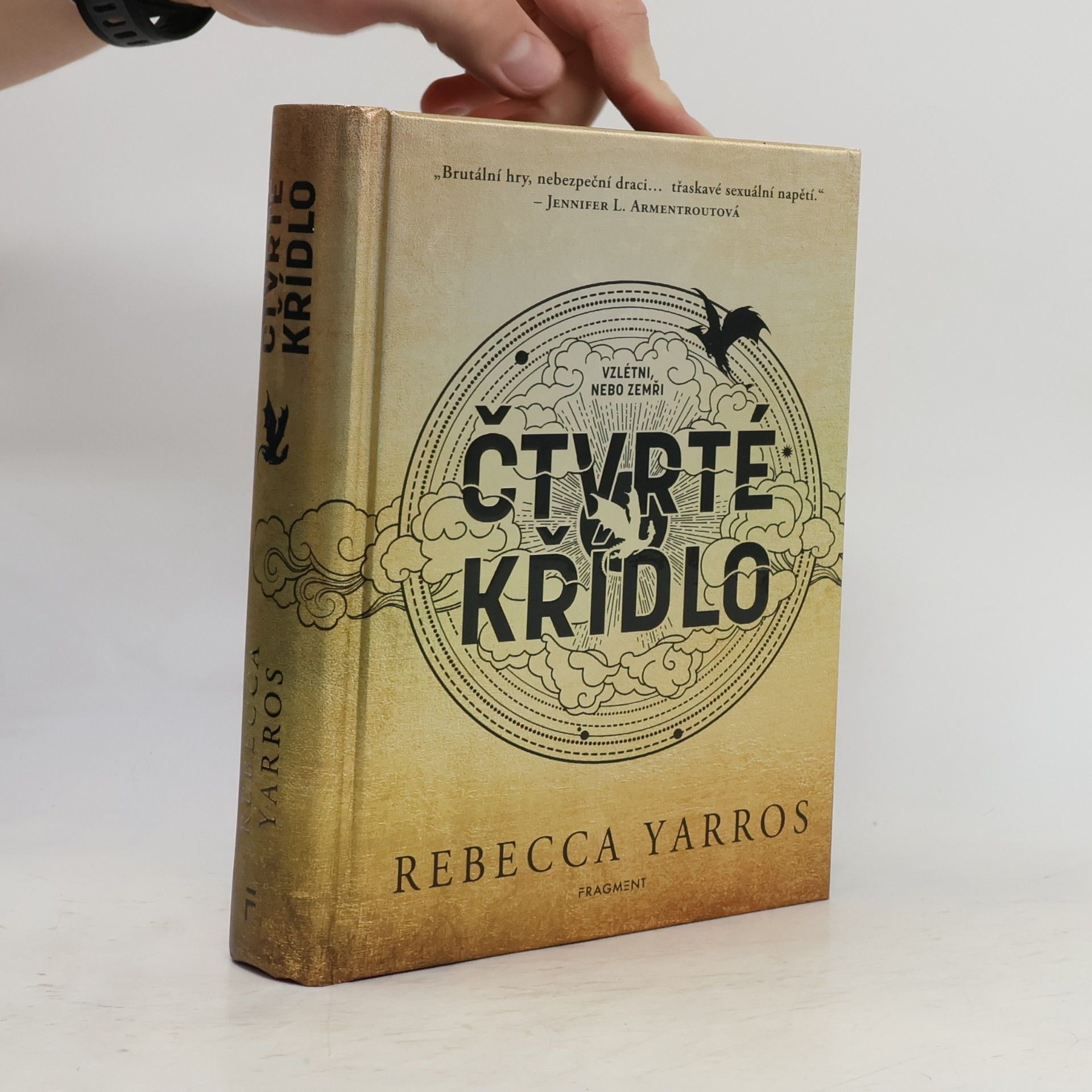 Rebecca Yarros Čtvrté křídlo