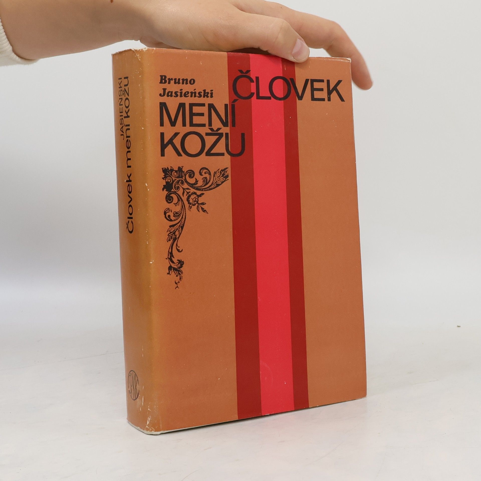 Bruno Jasenskij Človek mení kožu