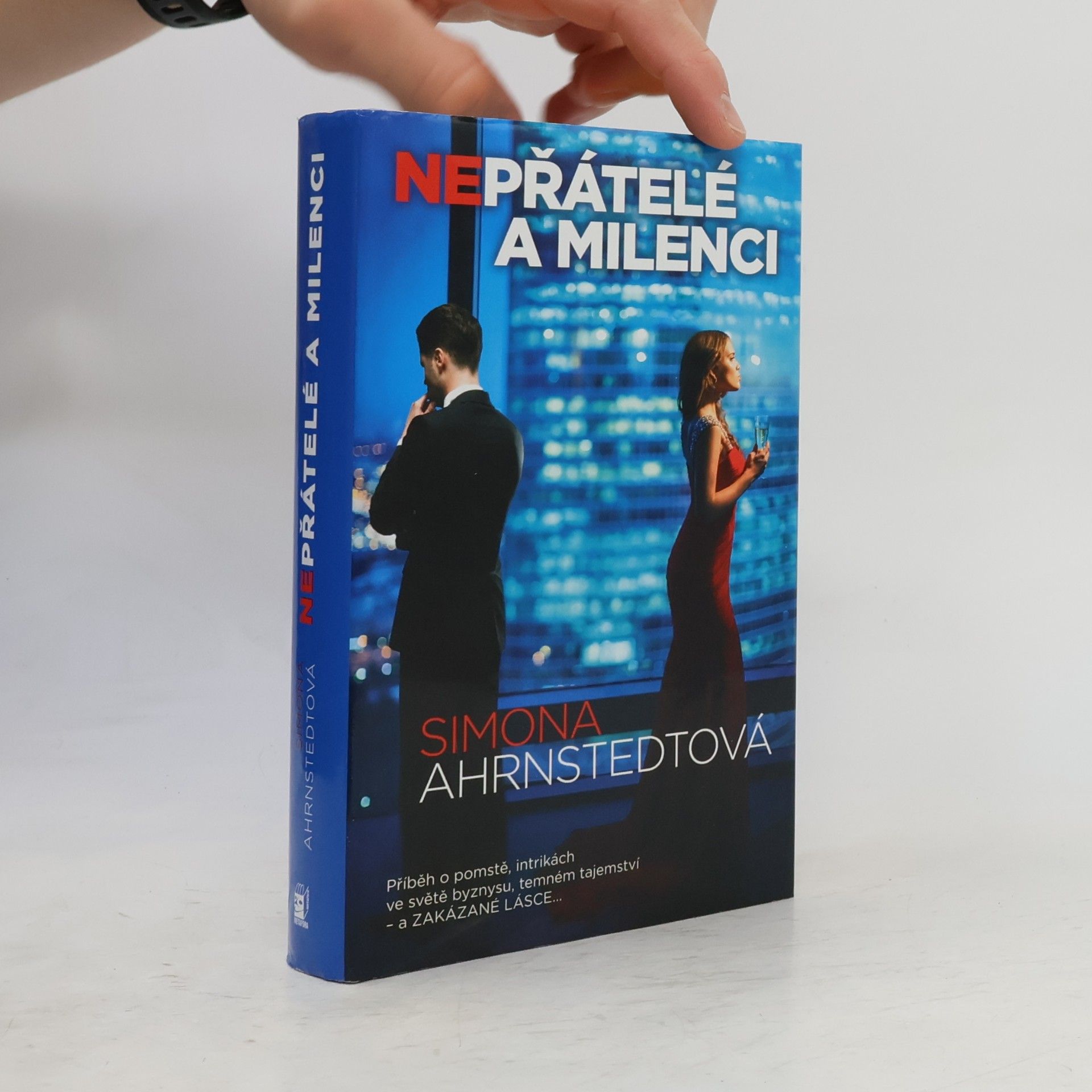 Simona Ahrnstedt Nepřátelé a milenci