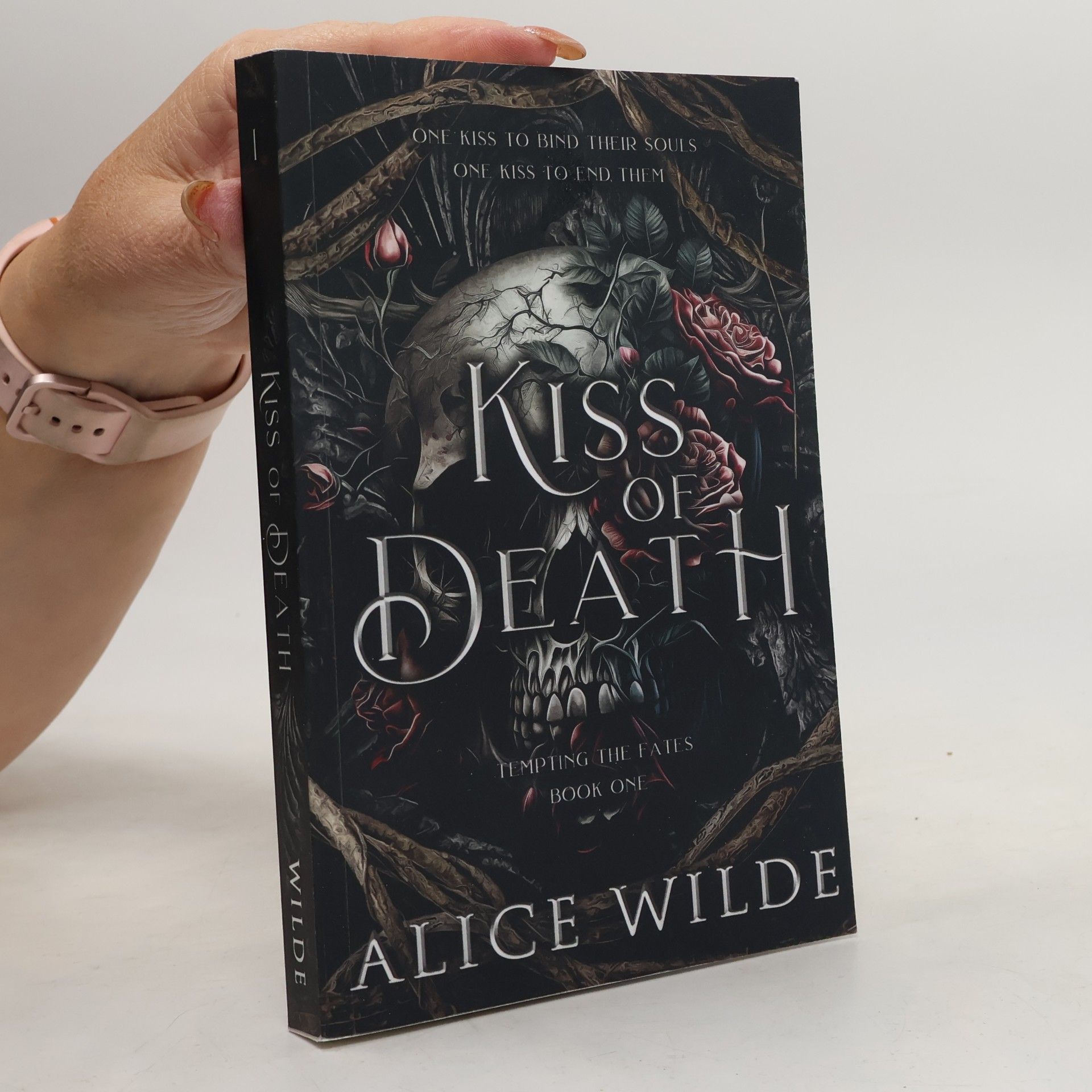Alice Wilde Kiss of Death 1