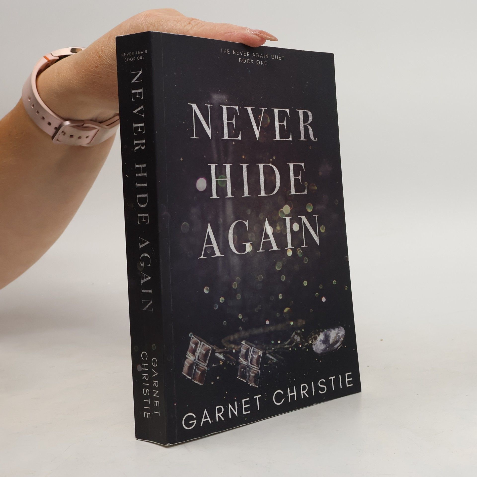 Garnet Christie Never Hide Again
