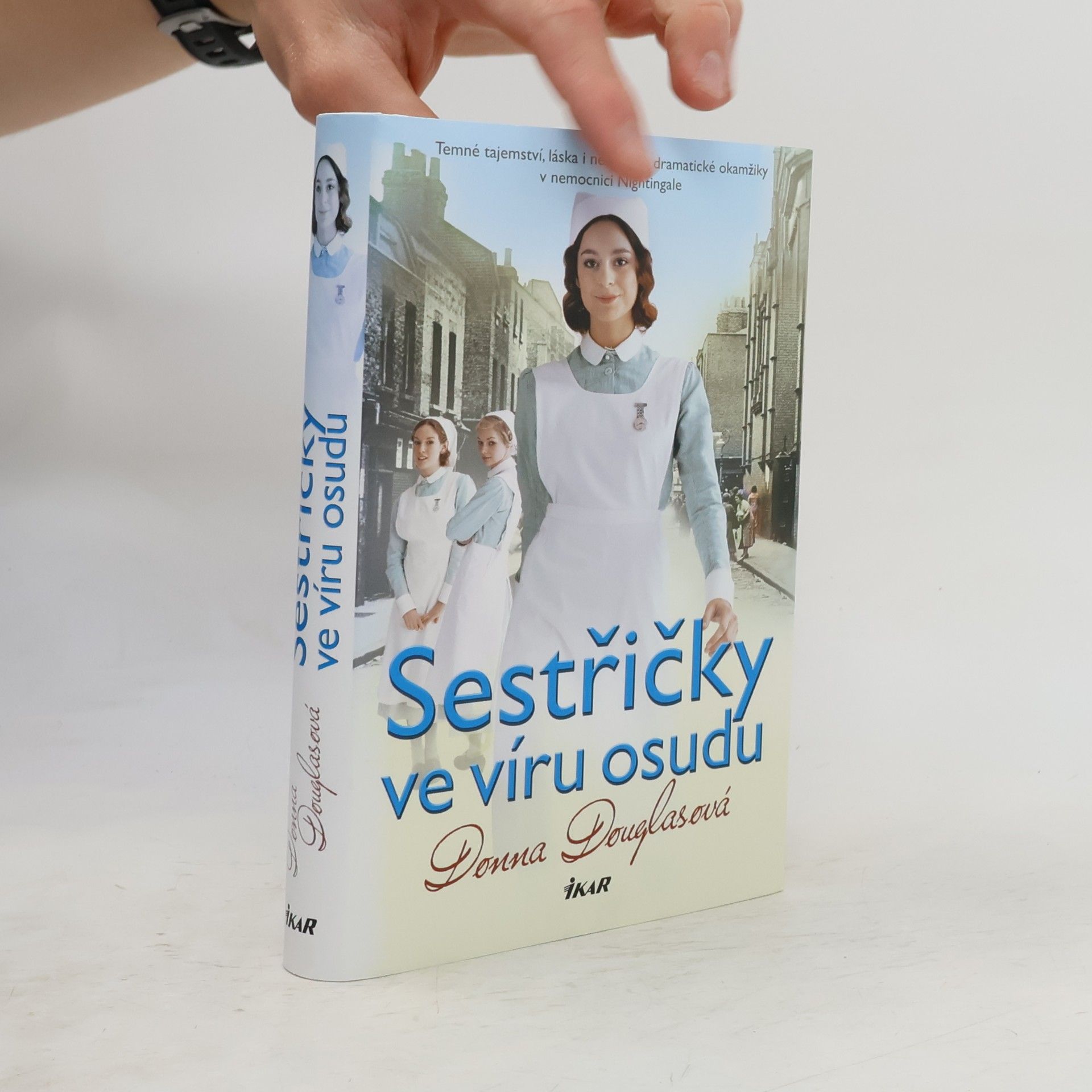 Petra Klůfová Sestřičky ve víru osudu
