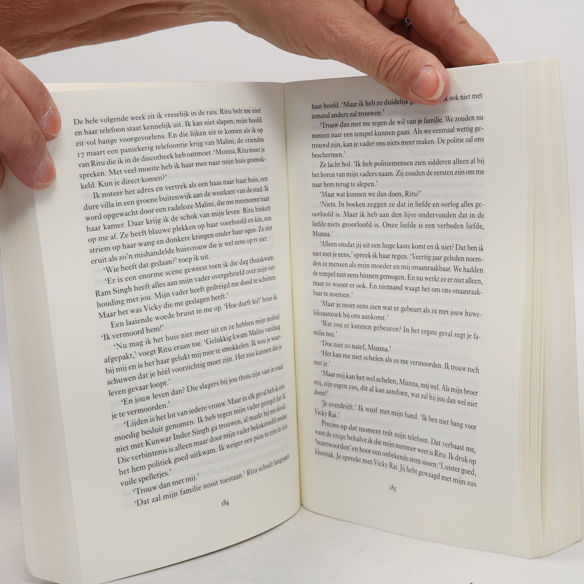 Vikas Swarup Zes verdachten