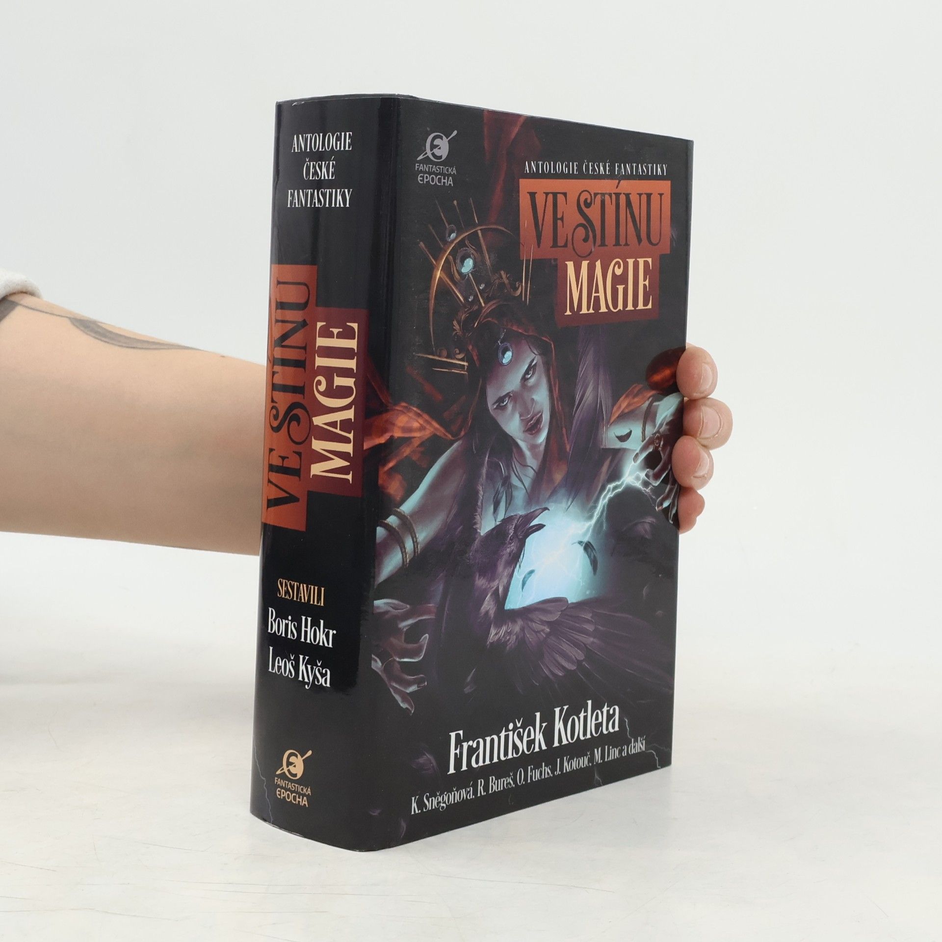 Michal Tesáček Ve stínu magie: Antologie české fantastiky