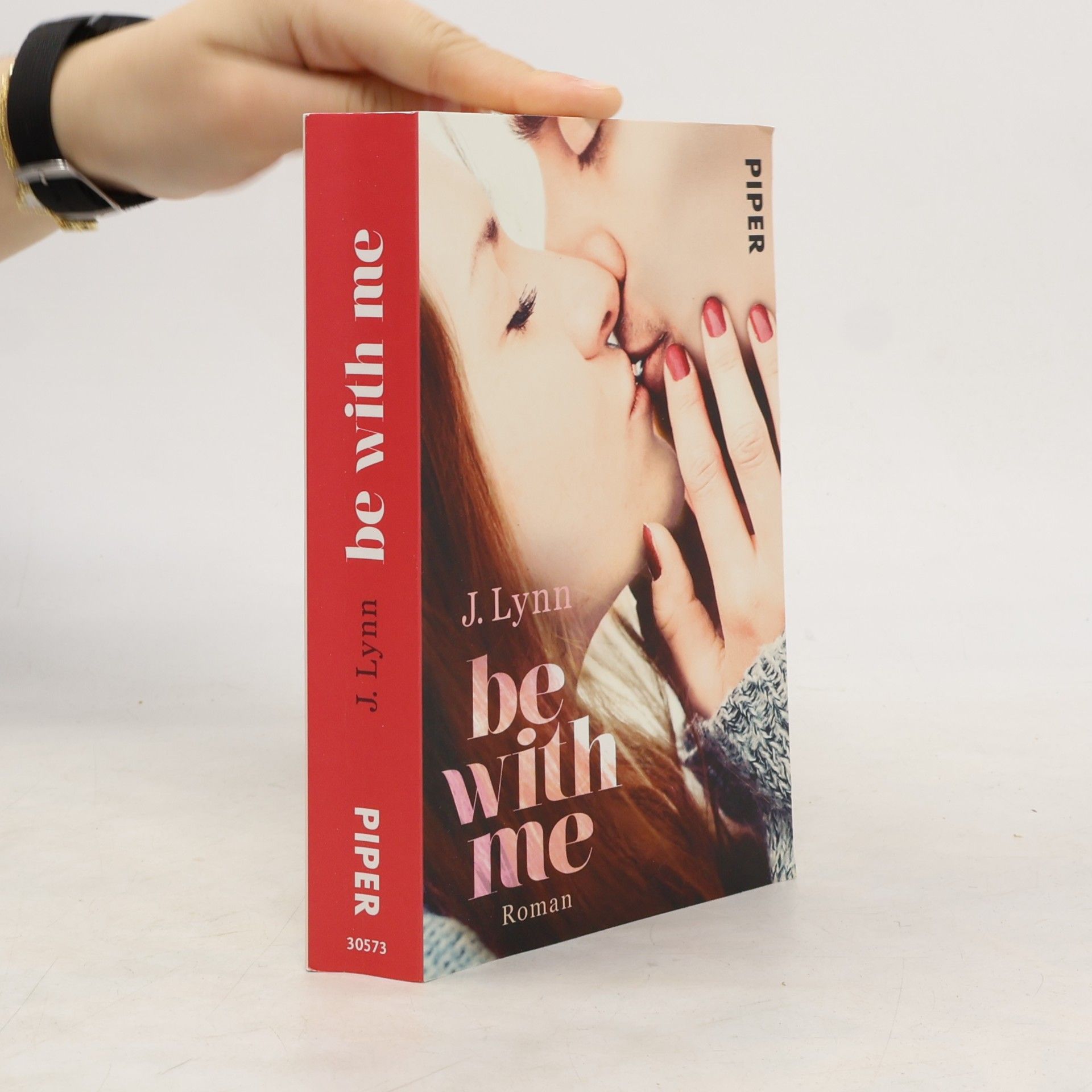 Jennifer L. Armentrout Be with me