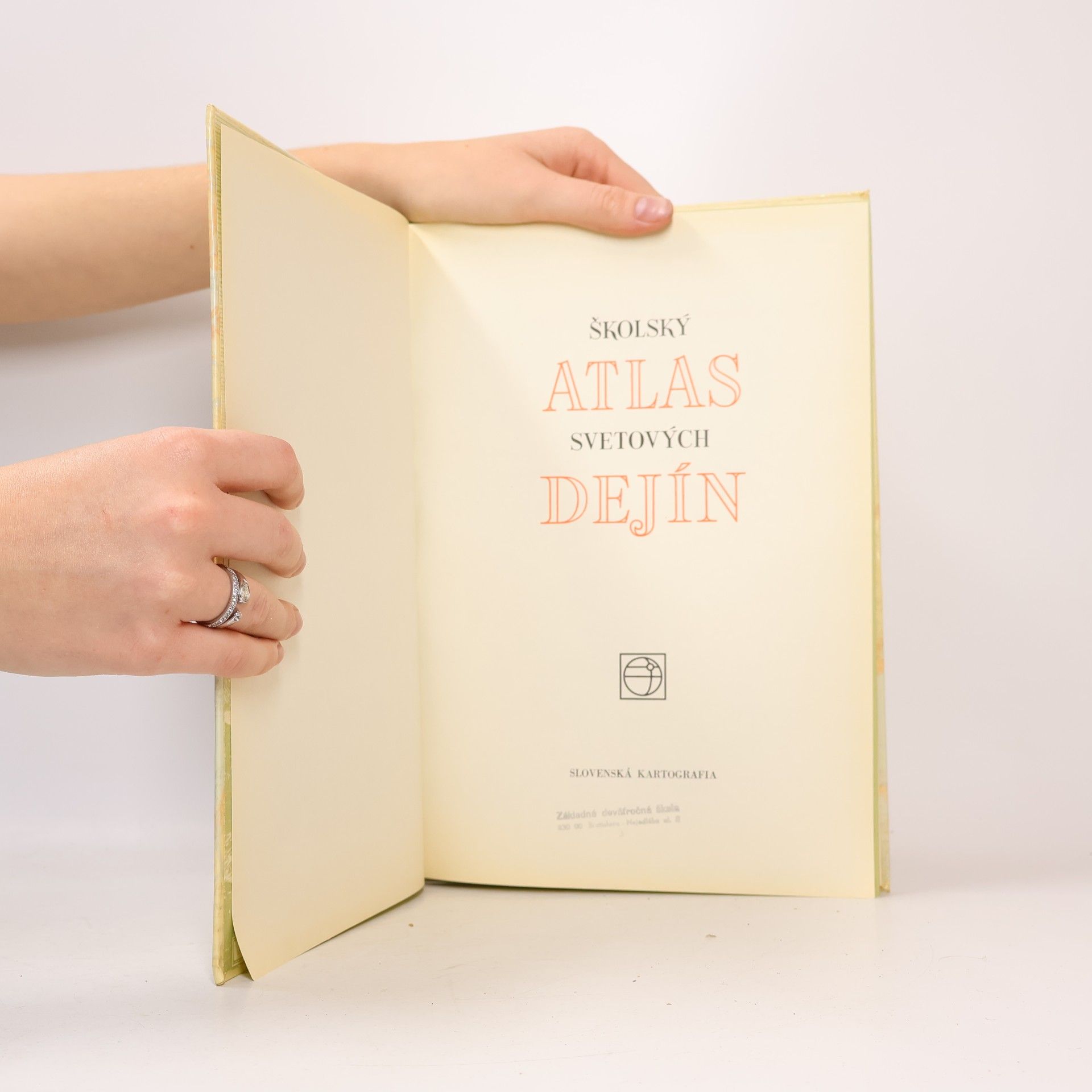 Autorenkollektiv Školský atlas svetových dejín