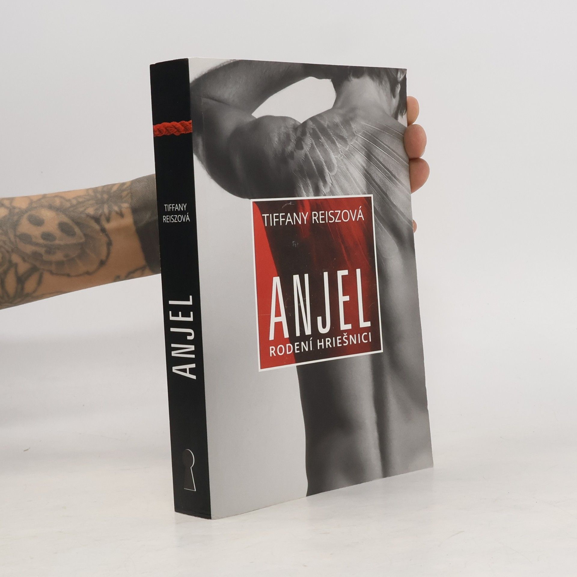 Tiffany Reisz Anjel