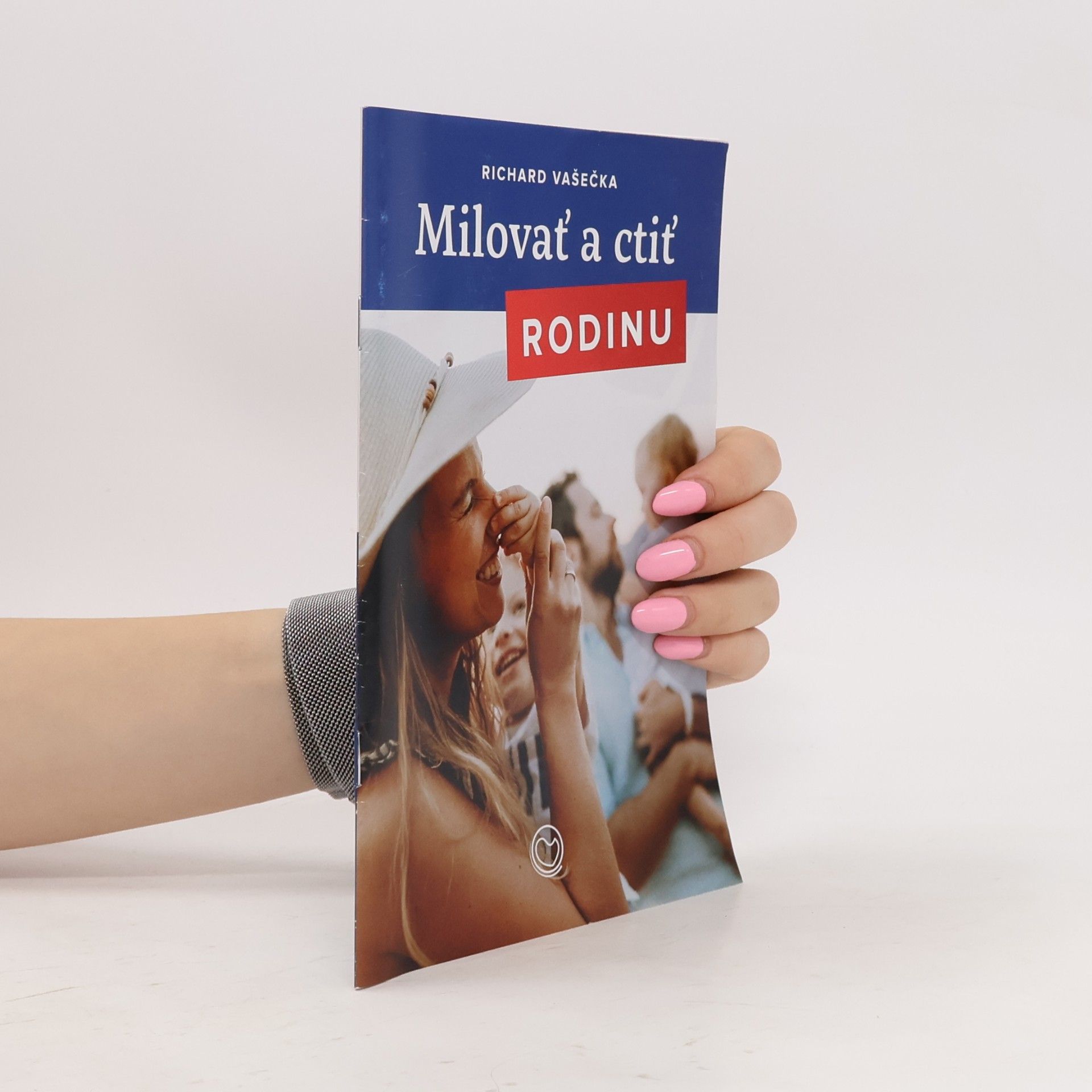 Milovať a ctiť rodinu