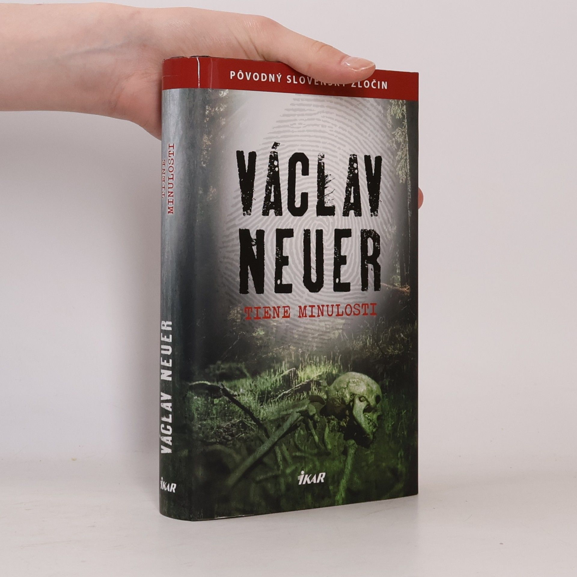 Václav Neuer Tiene minulosti