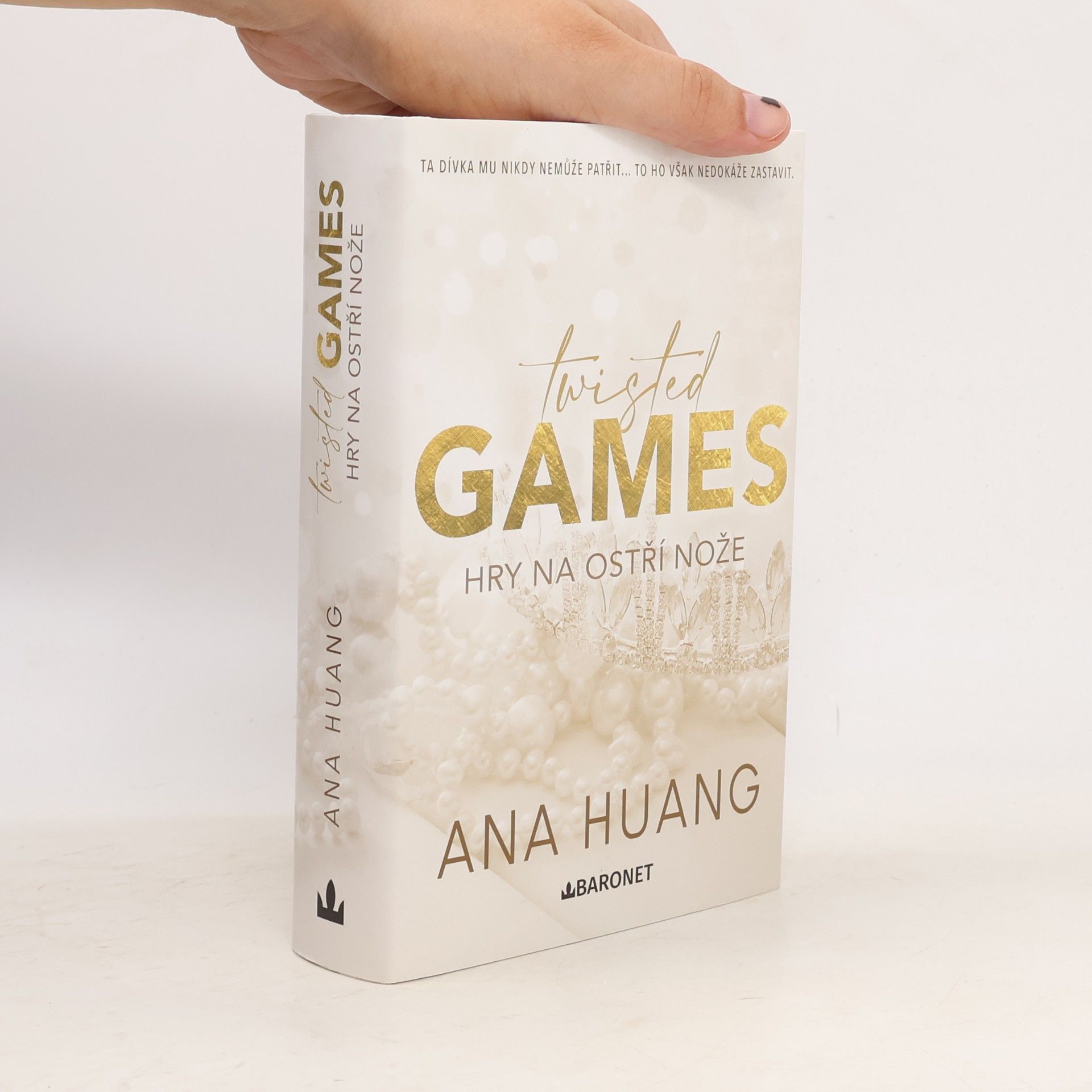 Ana Huang Twisted games. Hry na ostří nože