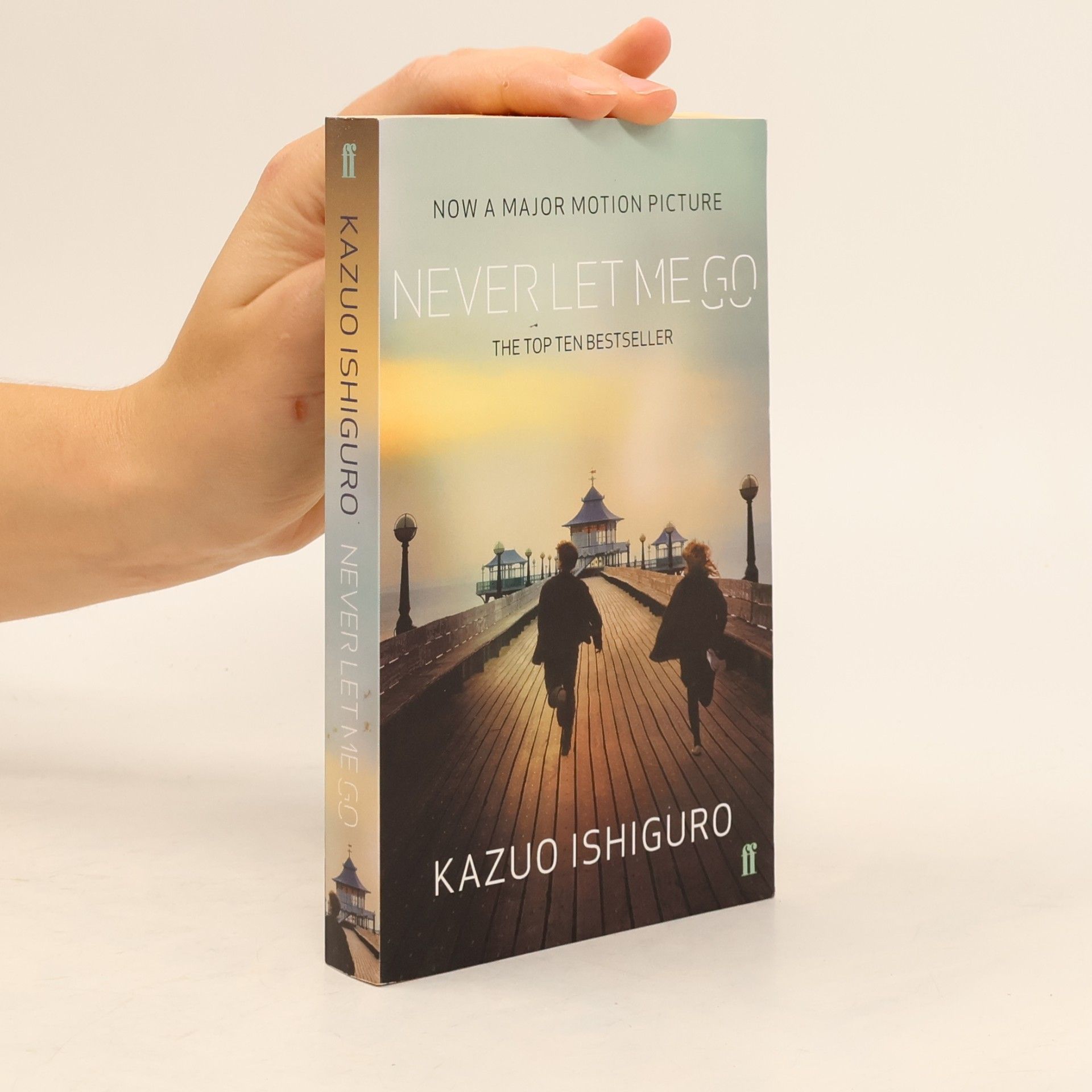 Kazuo Ishiguro Never Let Me Go