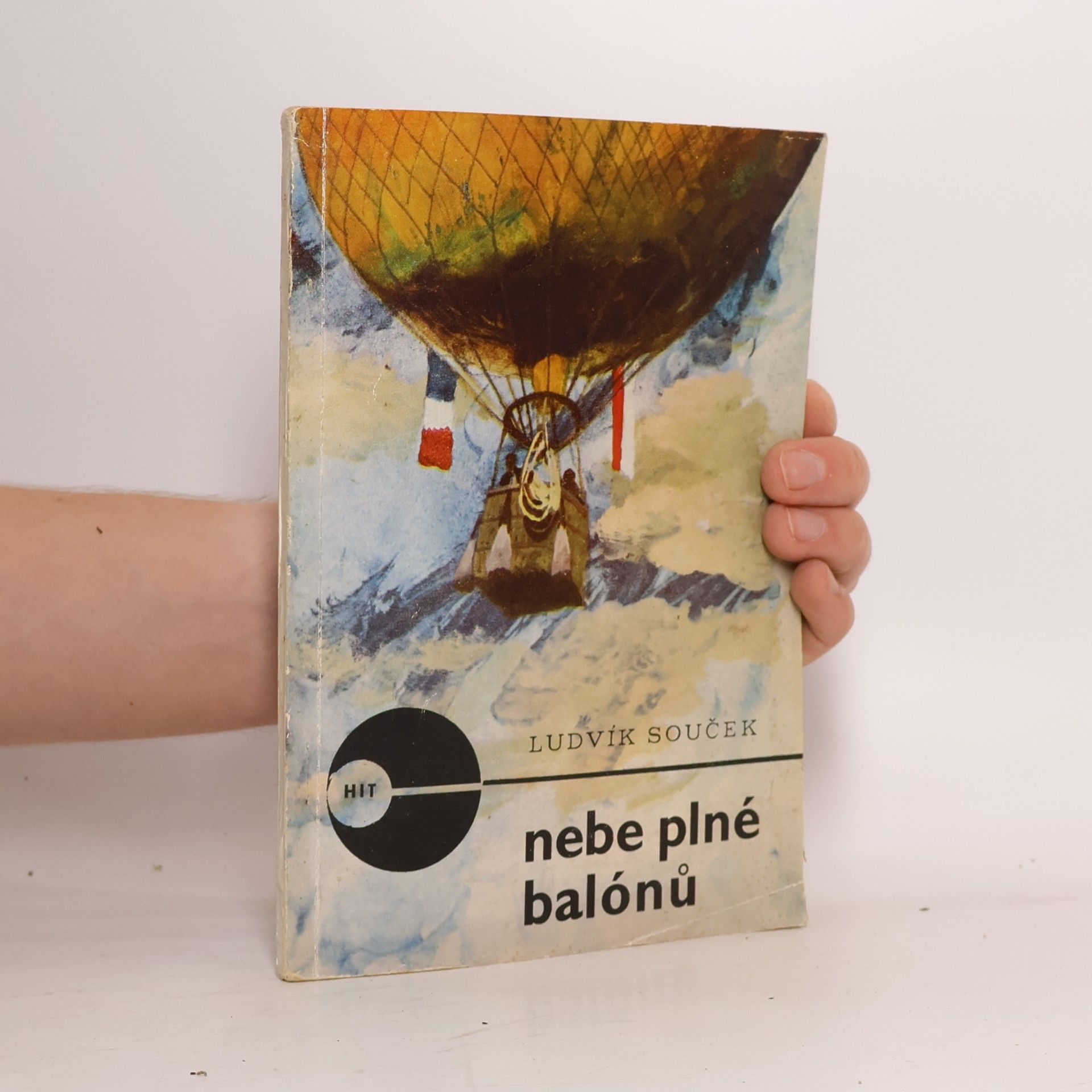 Nebe plné balónů