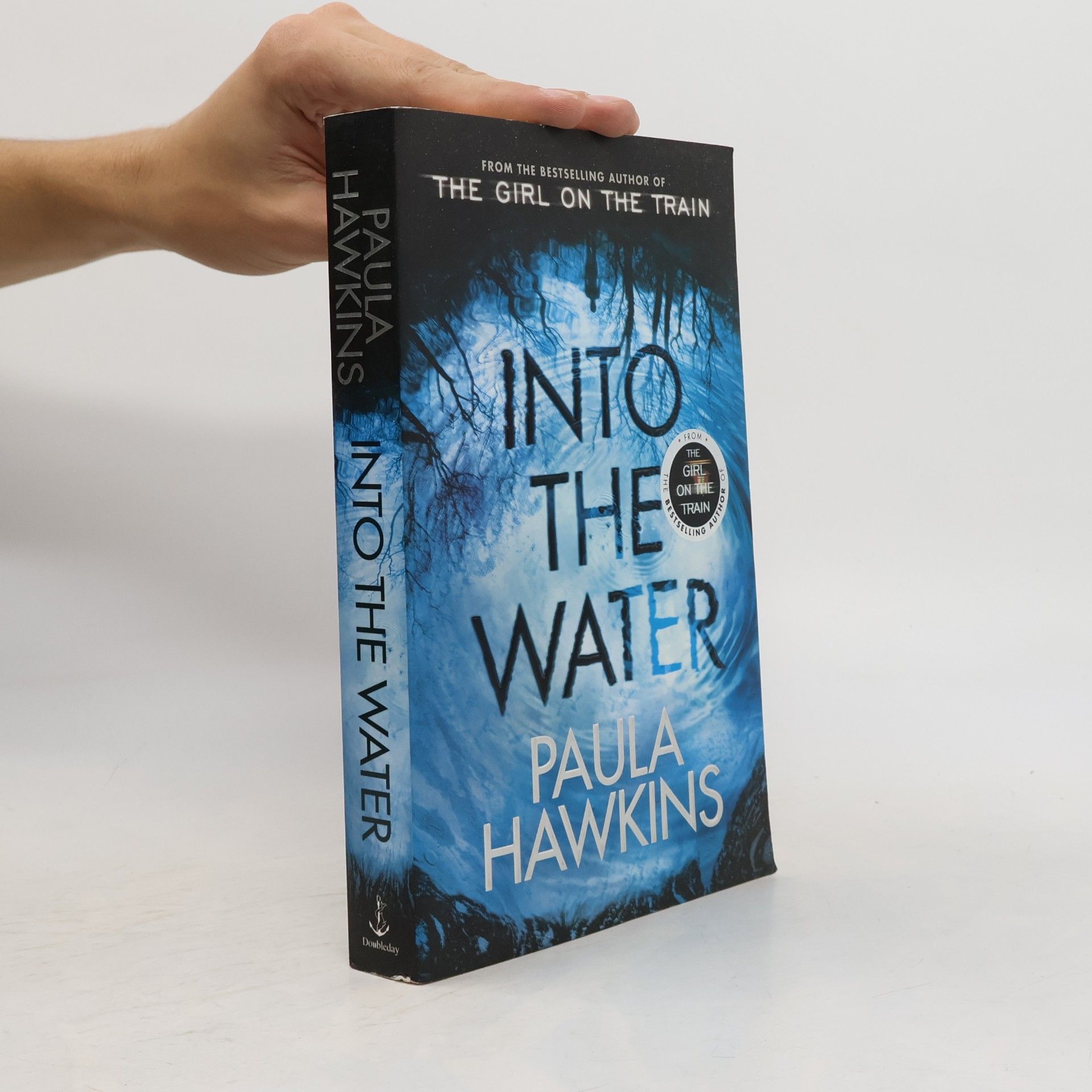 Paula Hawkins Into the Water
