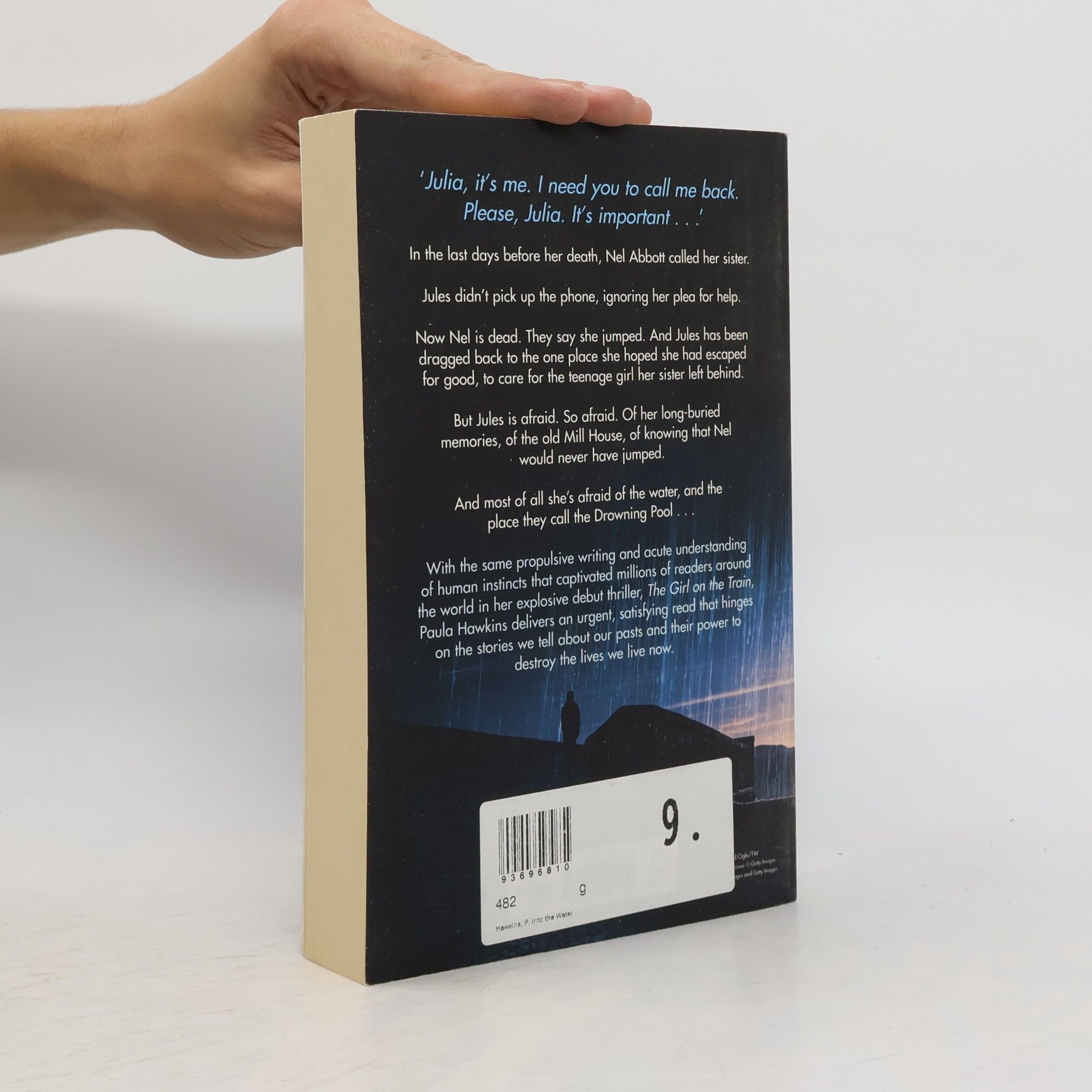 Paula Hawkins Into the Water