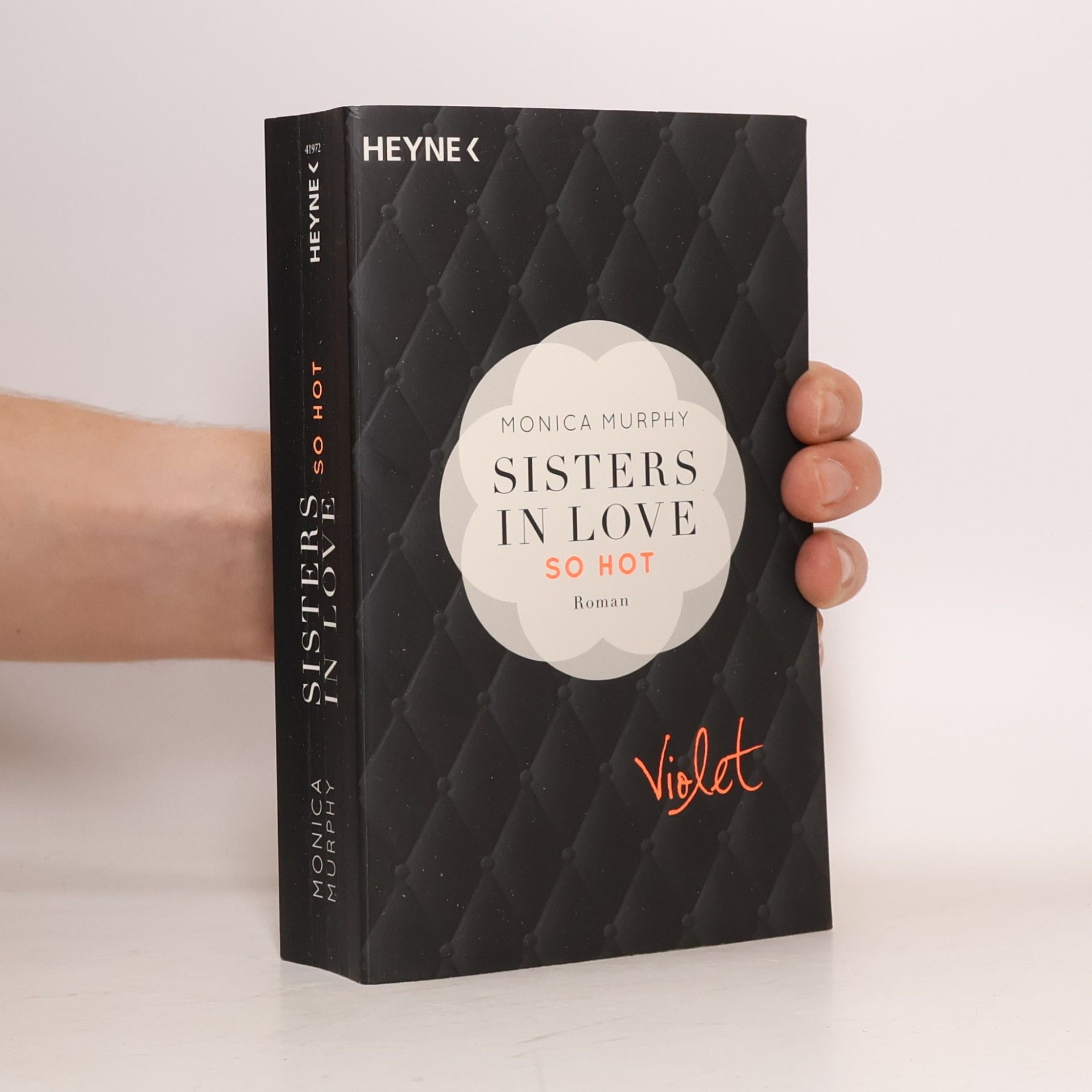 Sisters in Love: Violet - So Hot