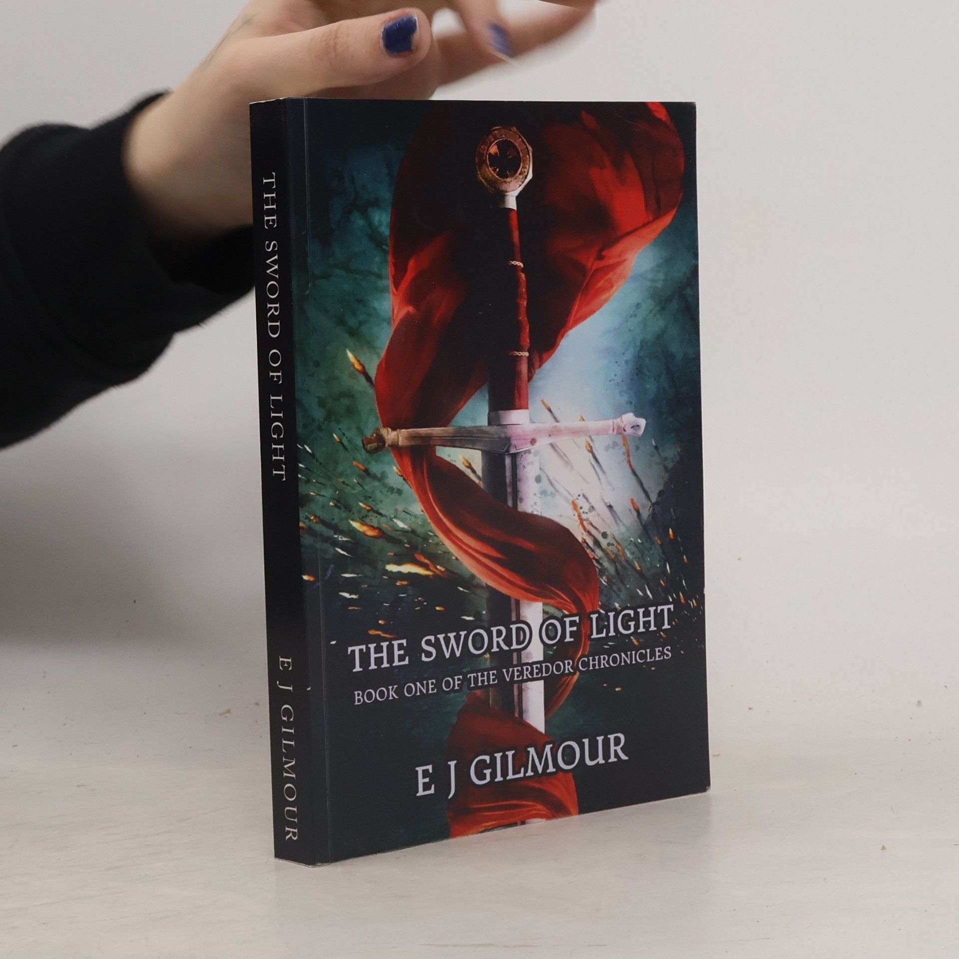 E J Gilmour The Veredor Chronicles - 1: The Sword of Light