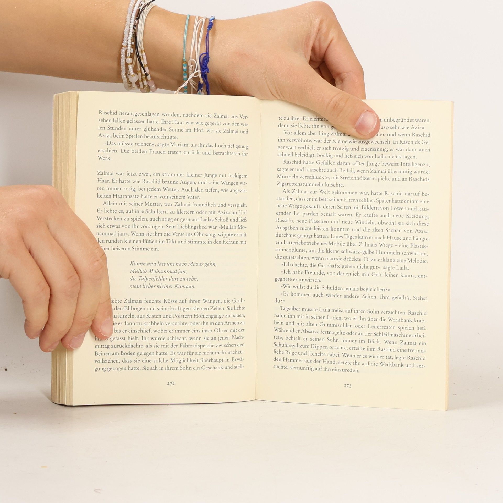 Khaled Hosseini Tausend strahlende Sonnen : Roman
