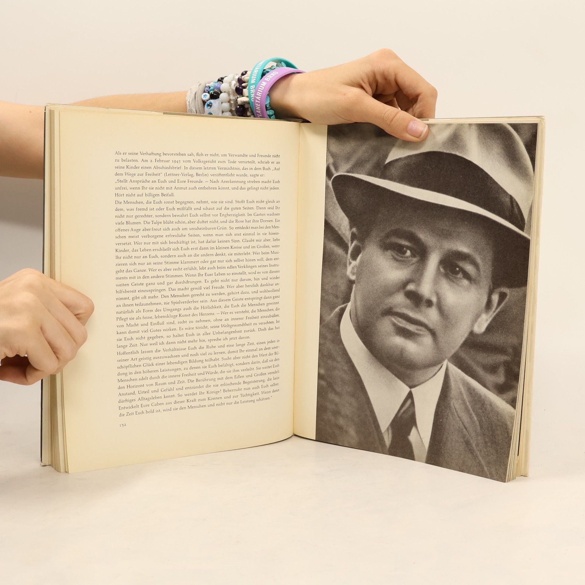 Various authors Das Gewissen Steht Auf