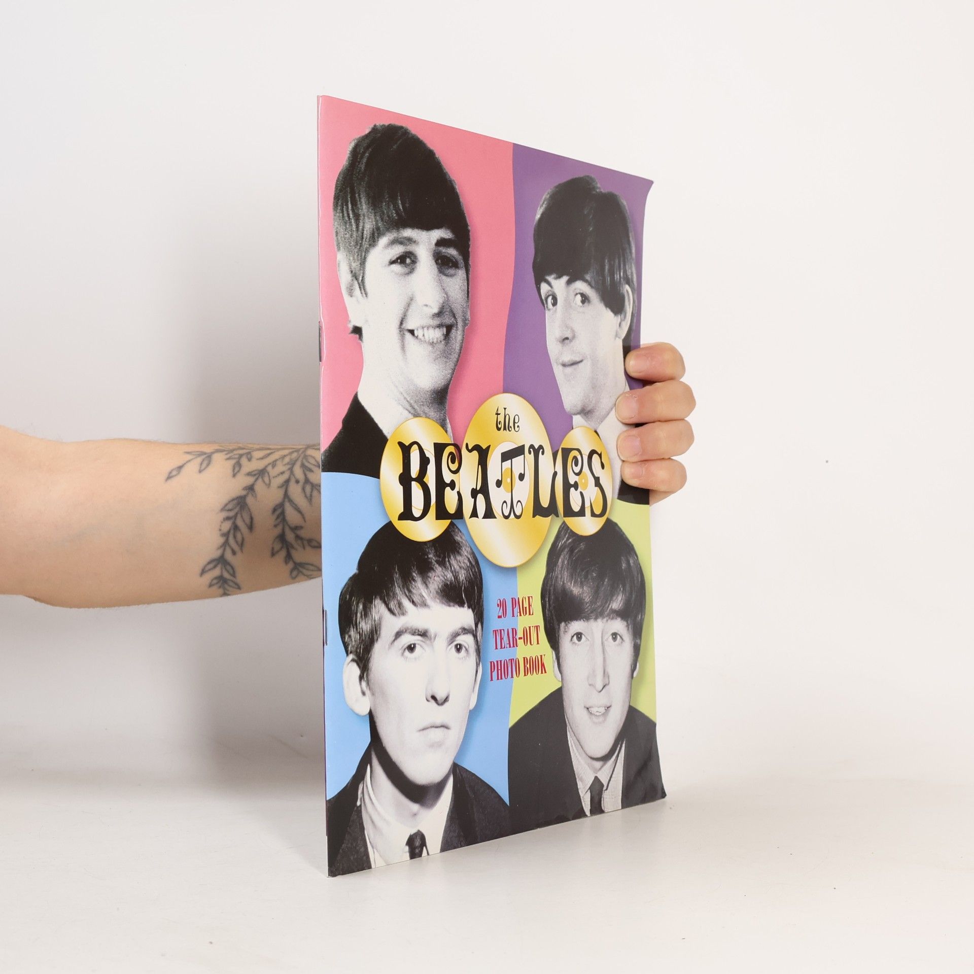 Various authors The Beatles : a tear-out photo book