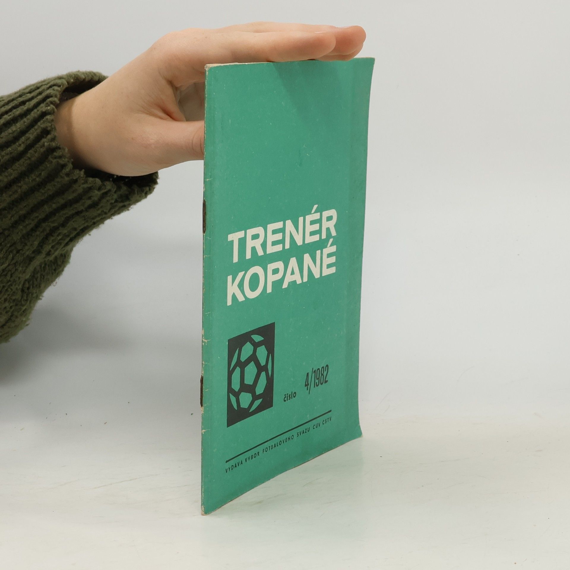 kolektiv Trenér kopané 4/1982