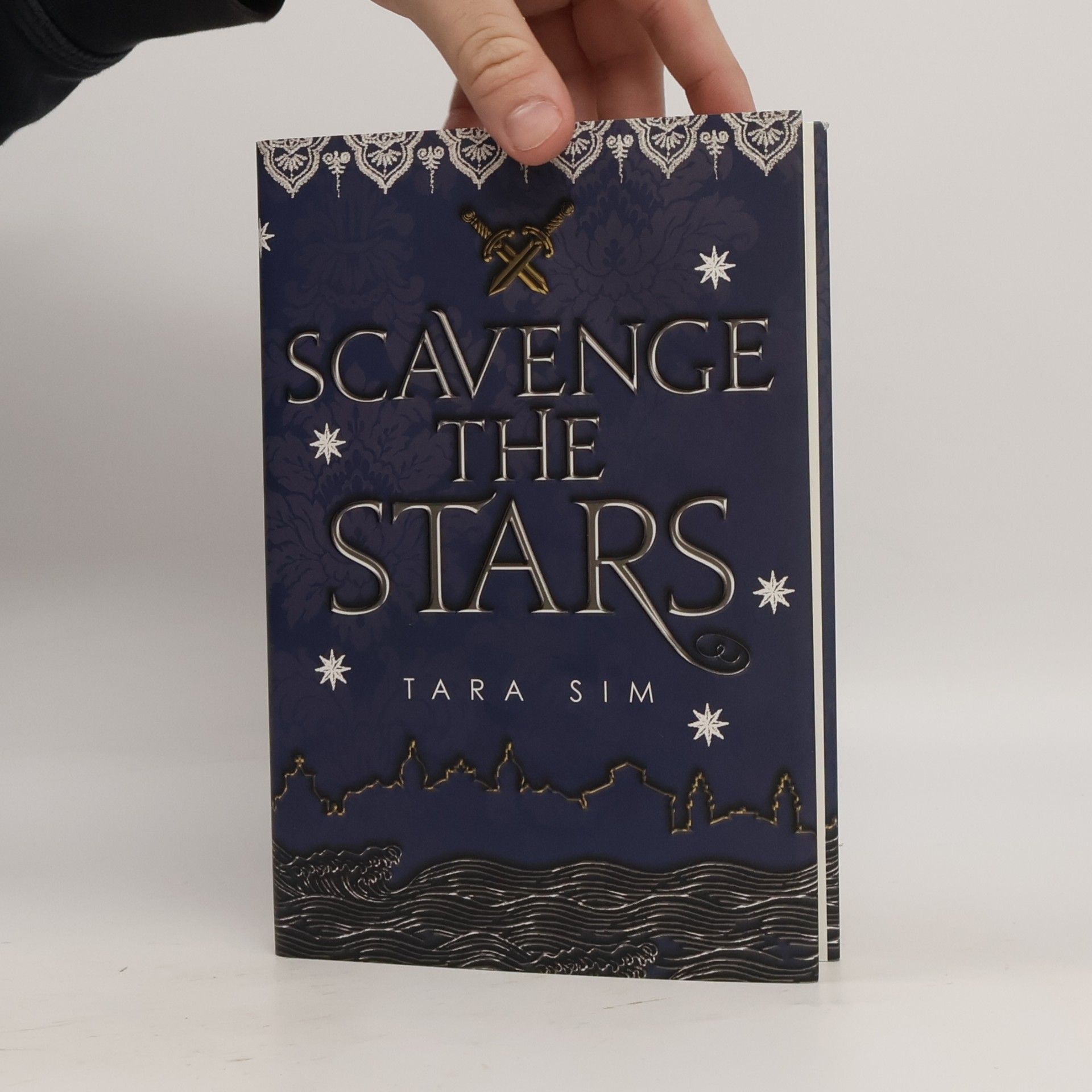 Tara Sim Scavenge the Stars