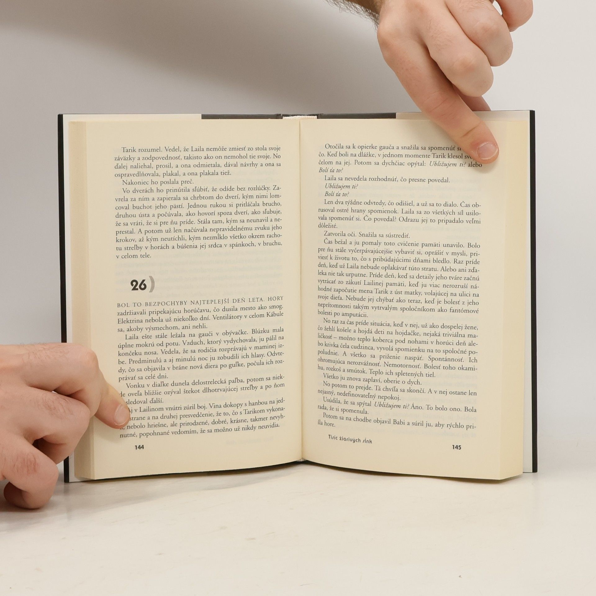 Khaled Hosseini Tisíc žiarivých sĺnk