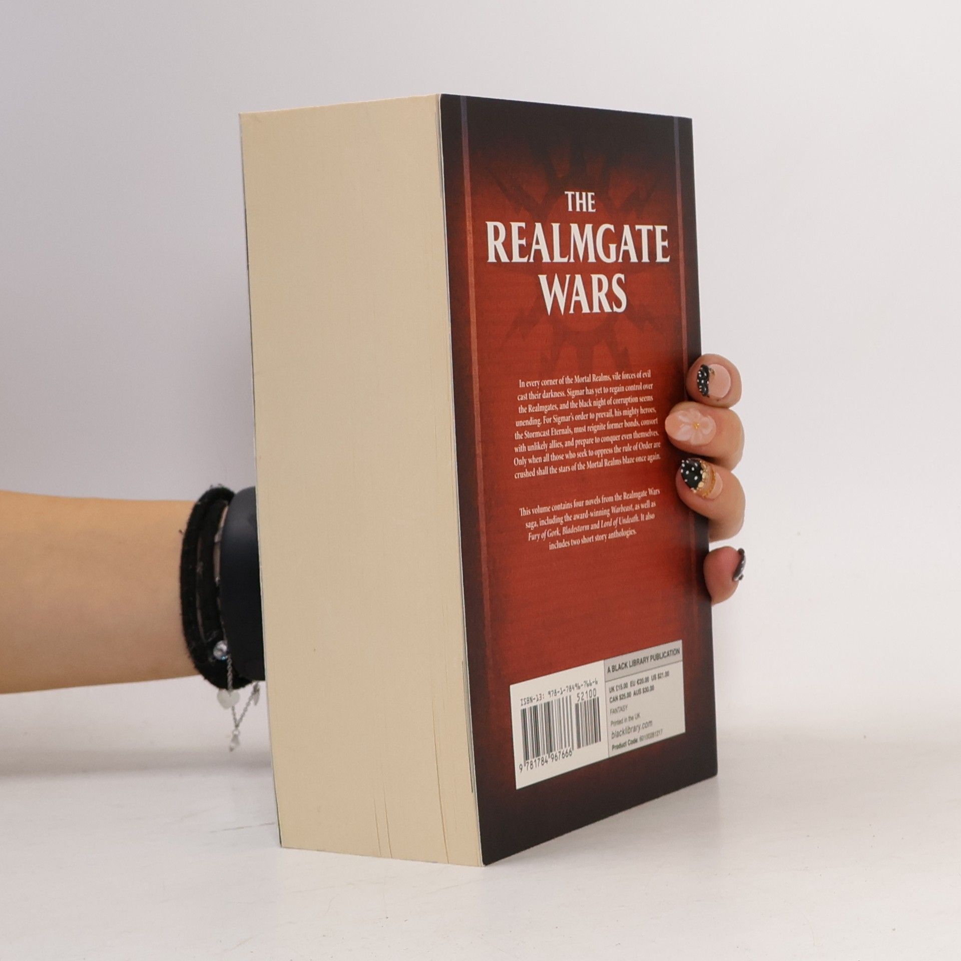 Mr. Reynolds The Realmgate Wars: Volume 2