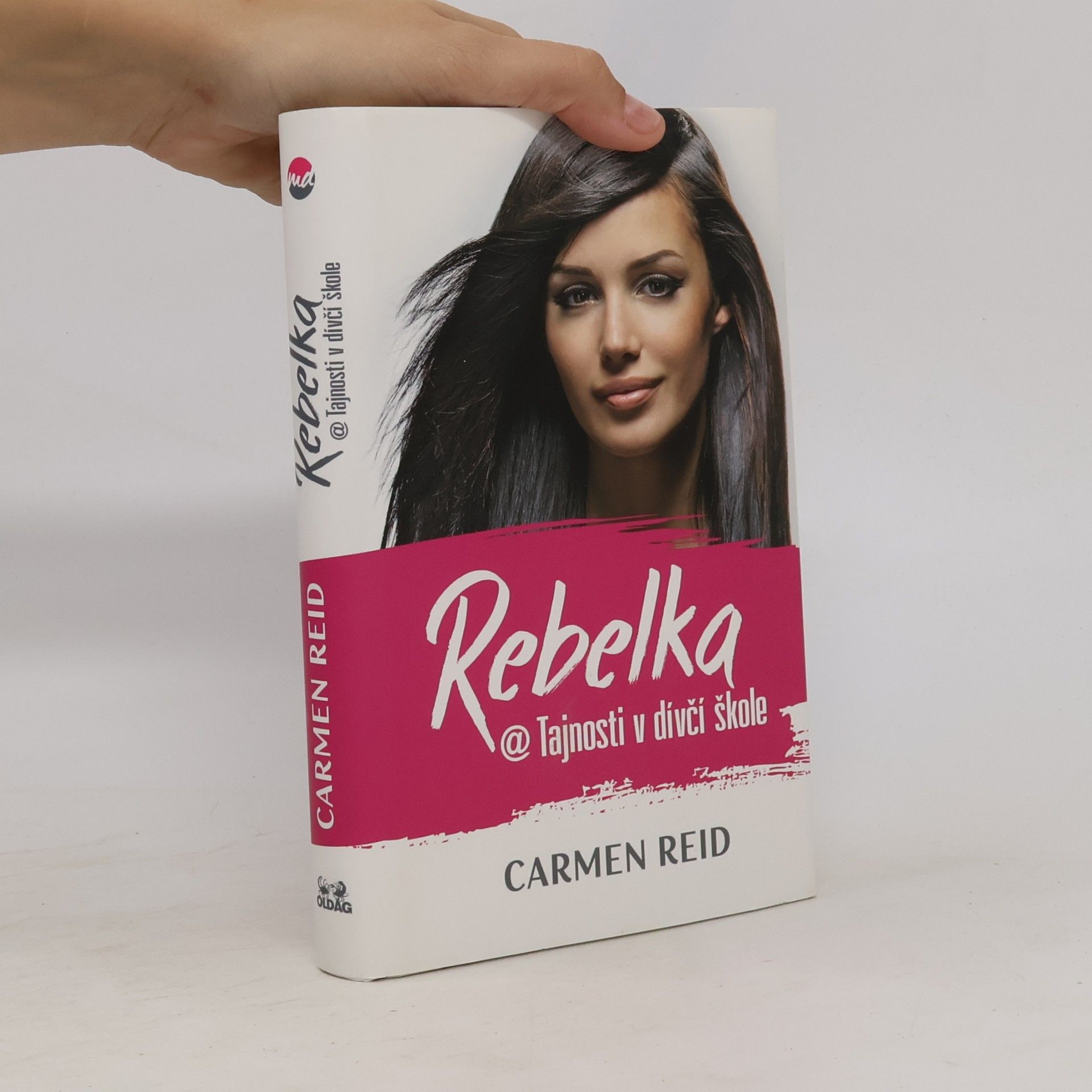 Rebelka @ Tajnosti v dívčí škole