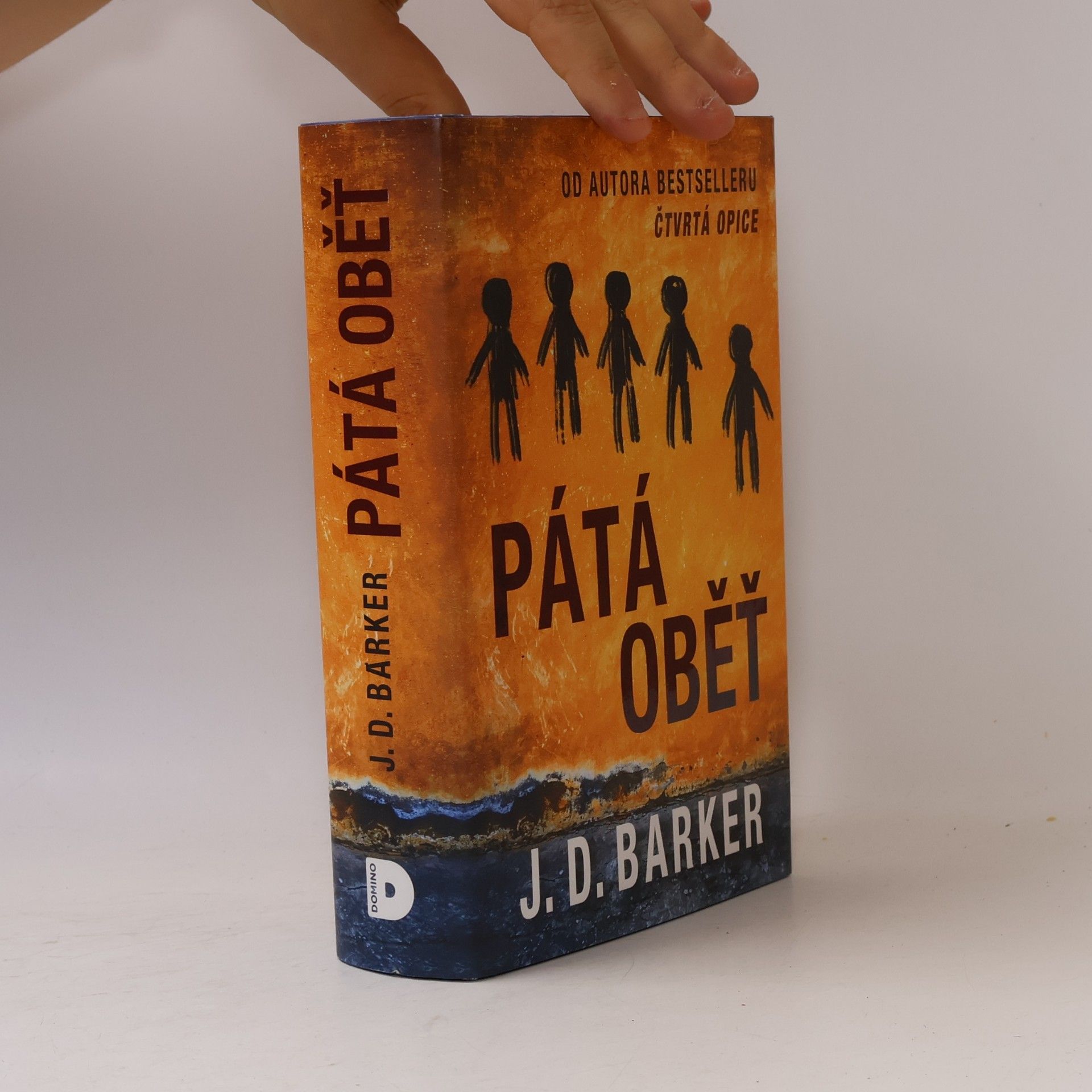 J. D. Barker Pátá oběť