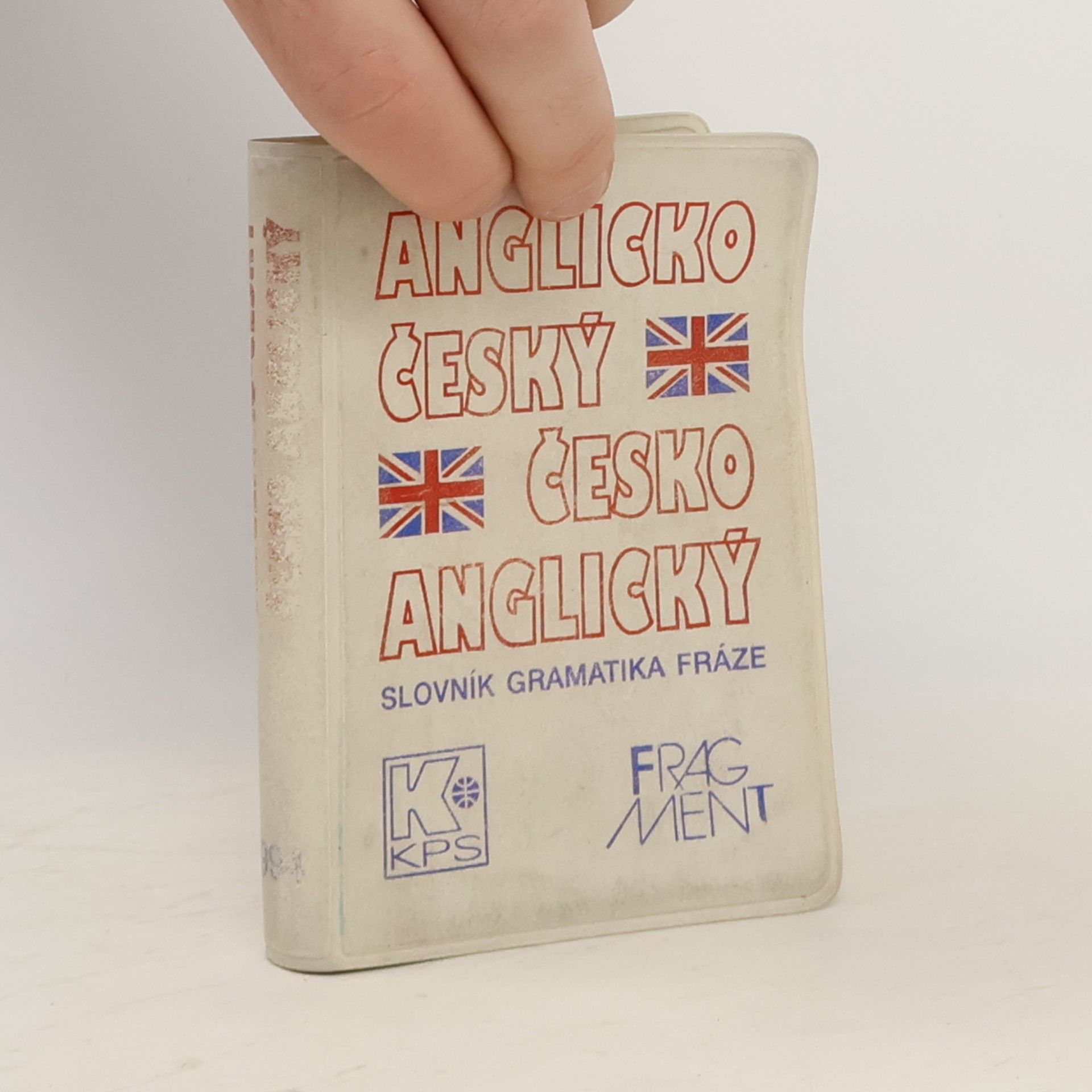 kolektiv Anglicko-český a česko-anglický slovník. Gramatika. Fráze