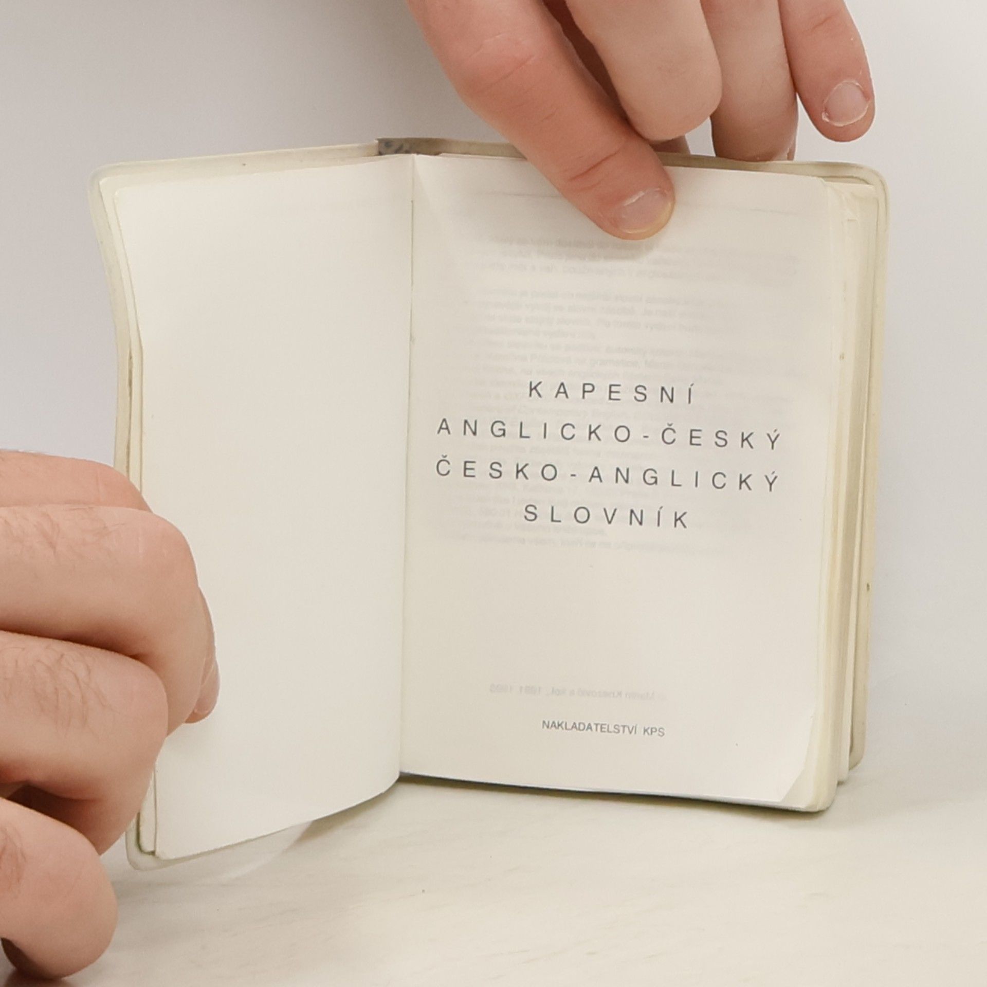 kolektiv Anglicko-český a česko-anglický slovník. Gramatika. Fráze