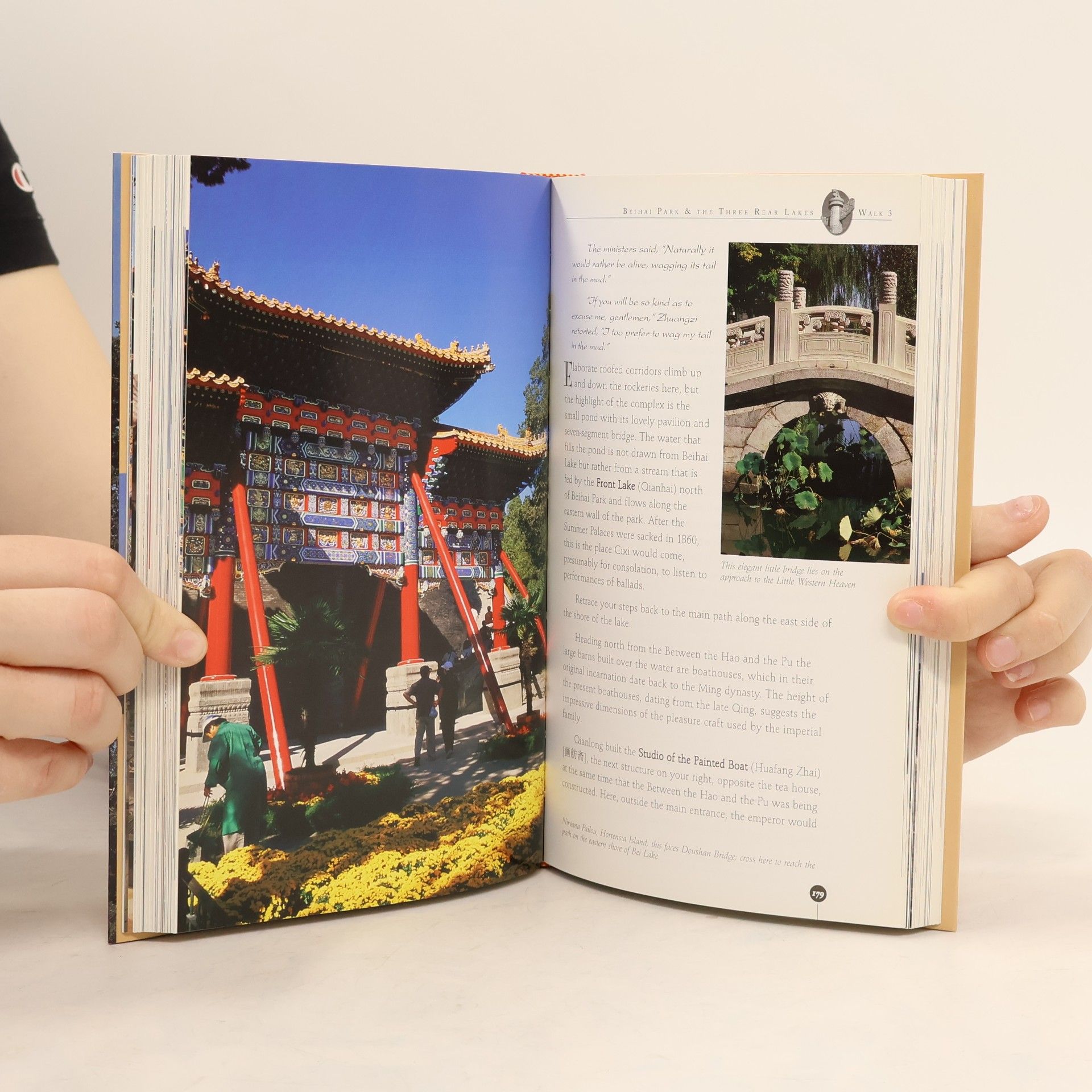 Don J. Cohn Odyssey Illustrated Guides: Beijing Walks