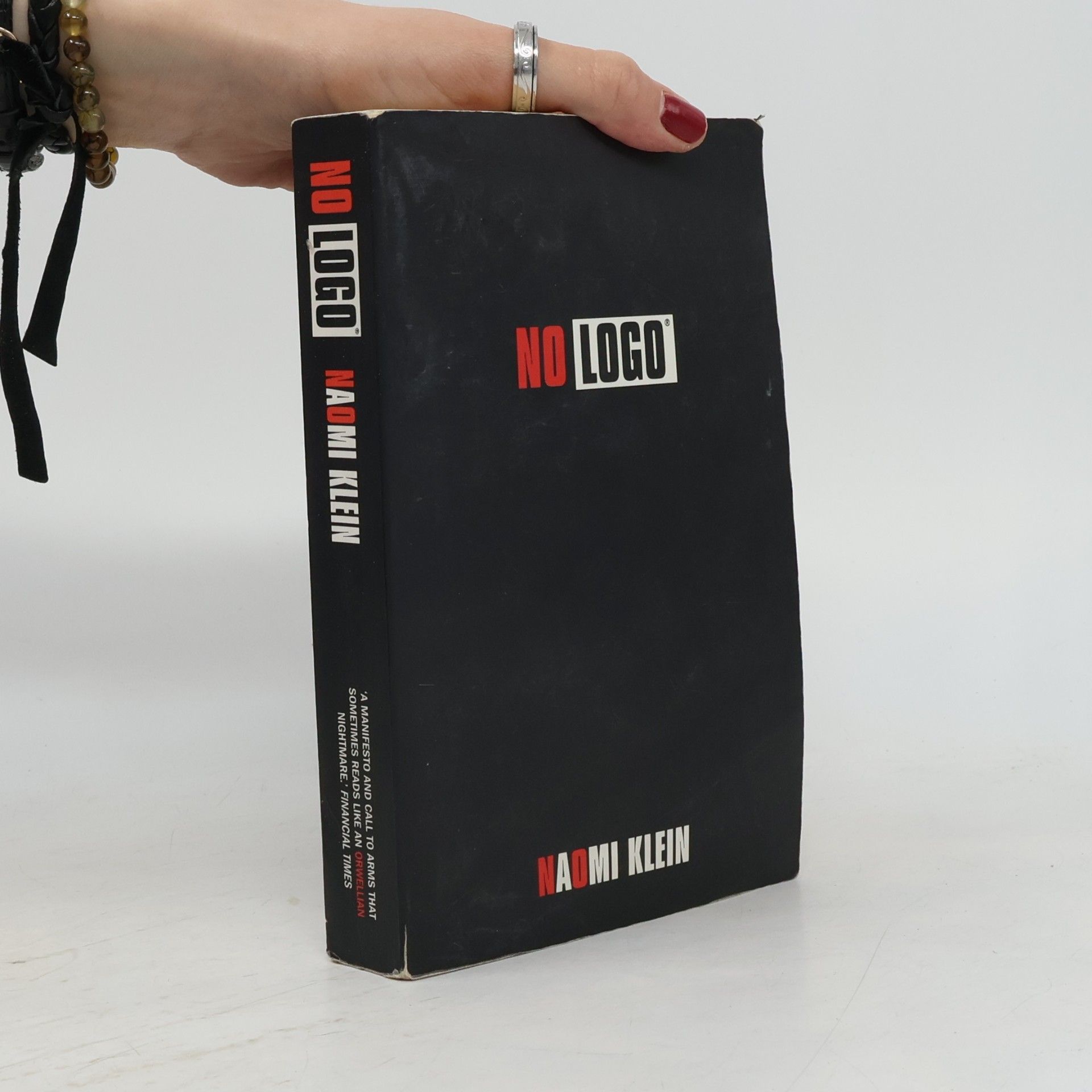 Naomi Klein No logo: No space, no choice, no jobs