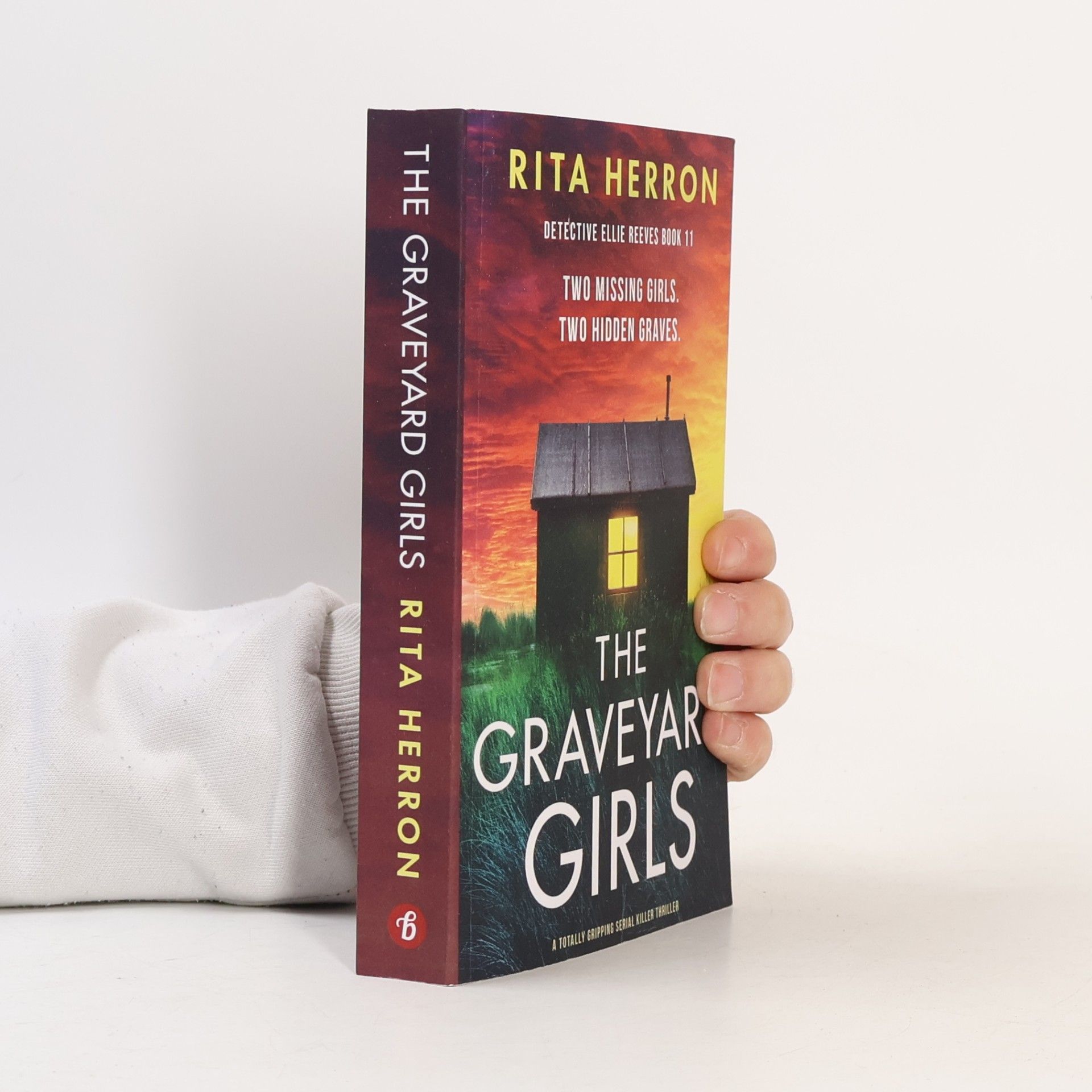 The Graveyard Girls 11