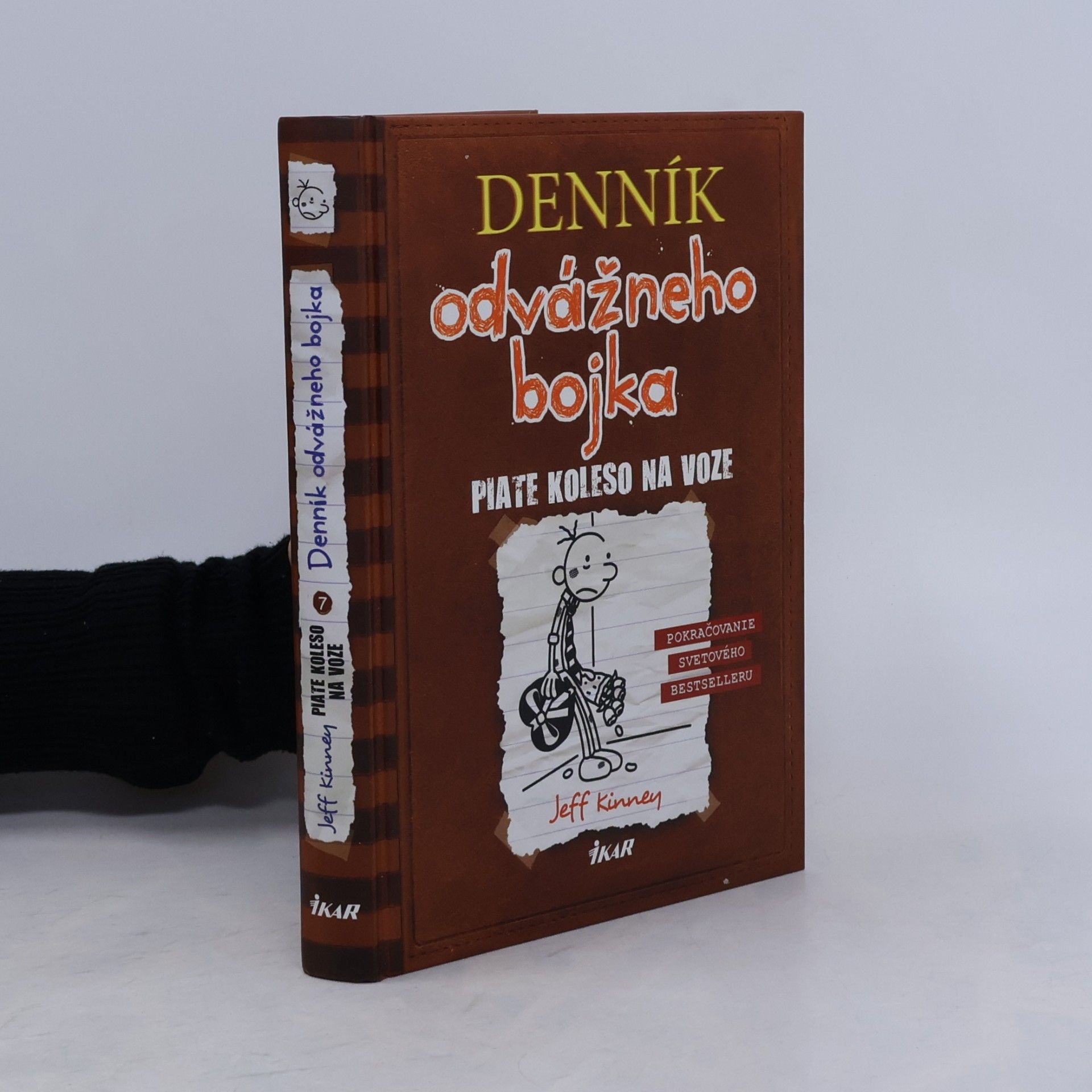 Jeff Kinney Denník odvážneho bojka 7. Piate koleso na voze