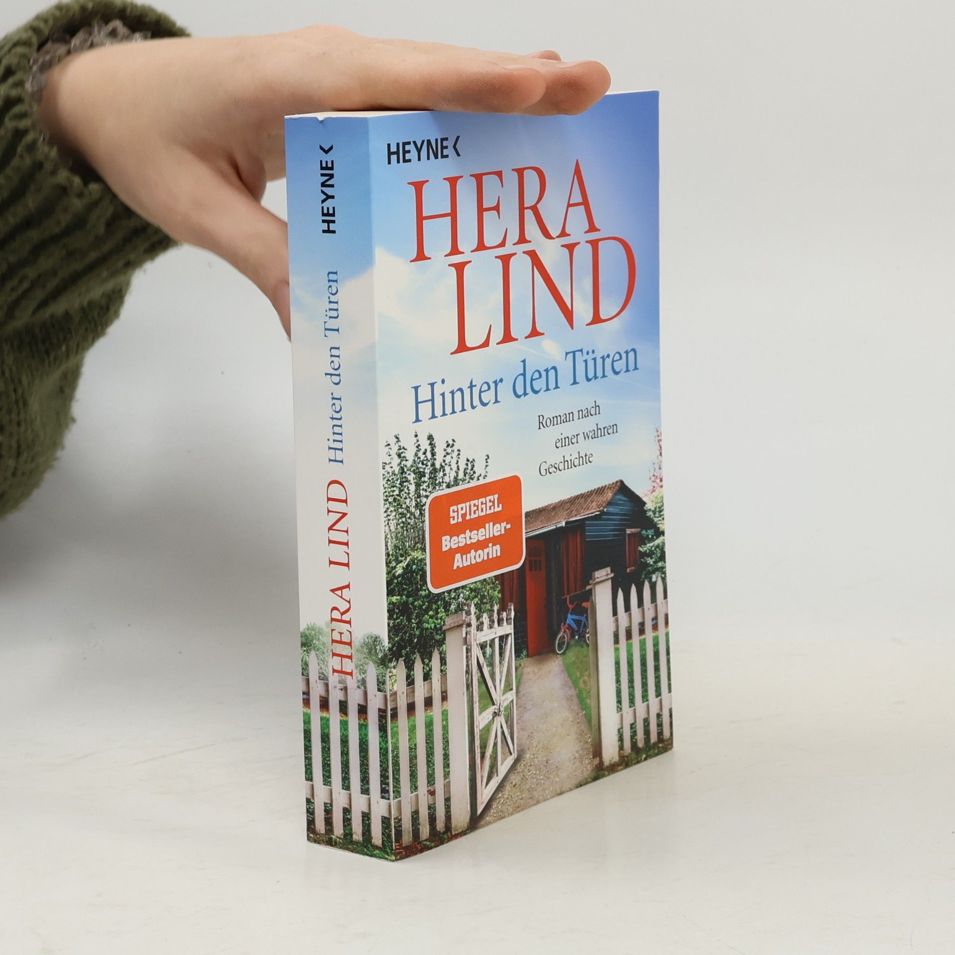 Hinter den Türen