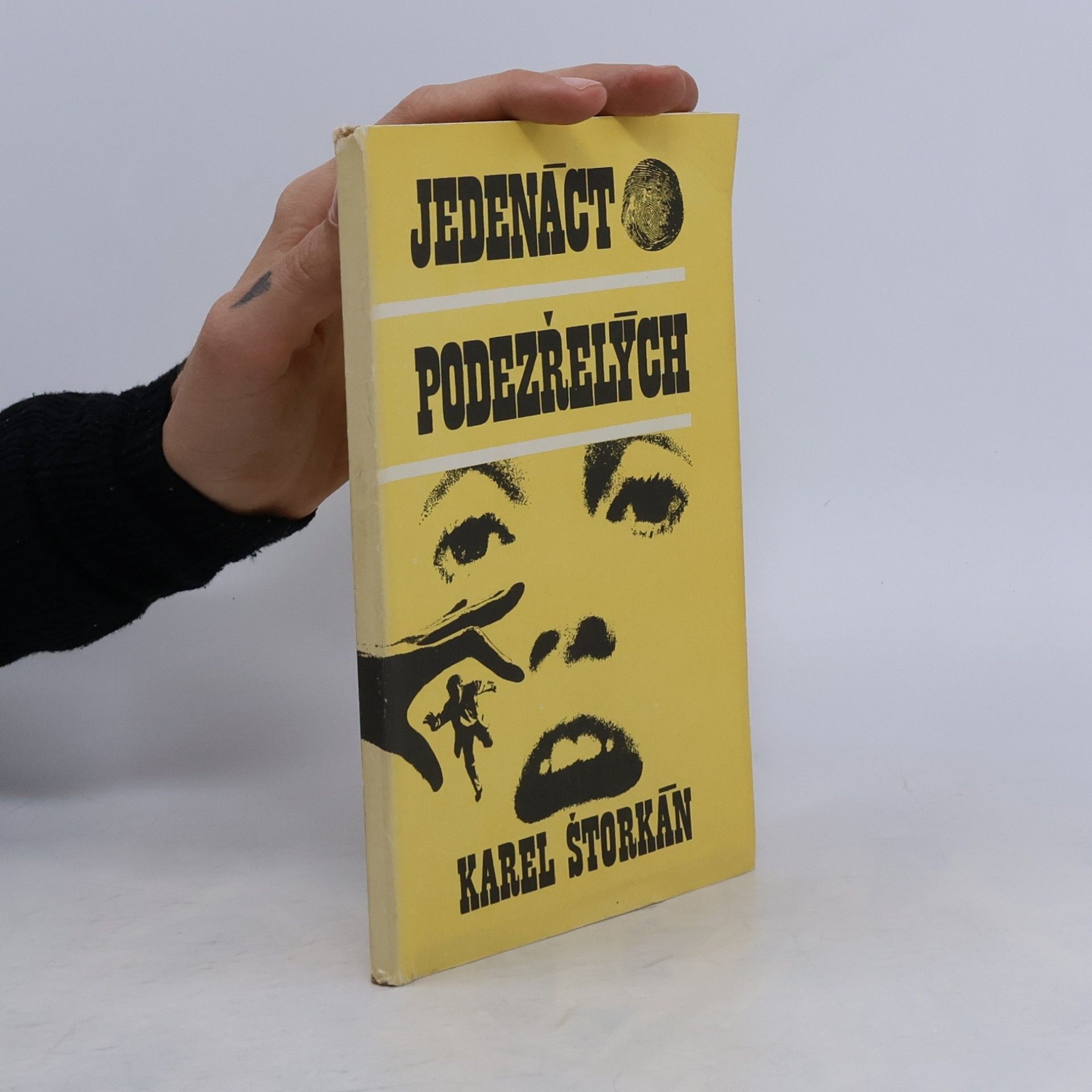 Karel Štorkán Jedenáct podezřelých