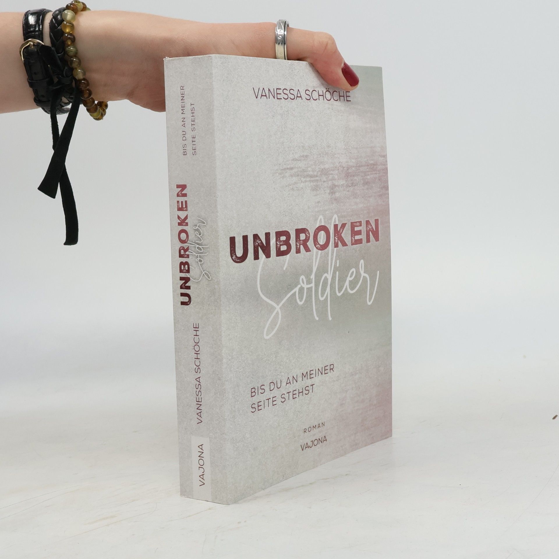 Vanessa Schöche Unbroken Soldier