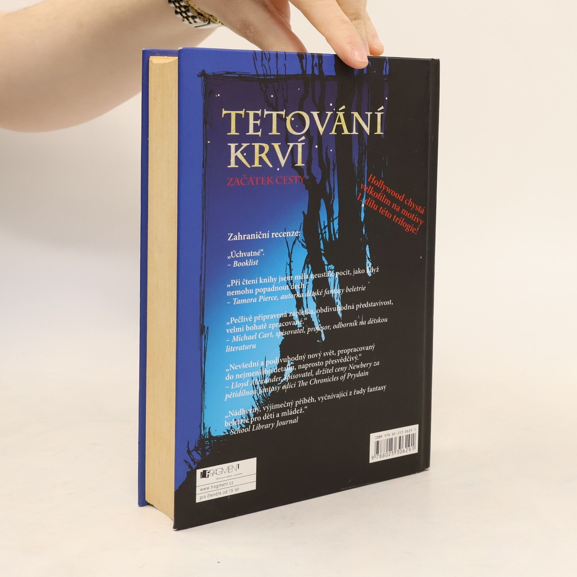 D. M. Cornish Tetování krví. Začátek cesty (kniha první)