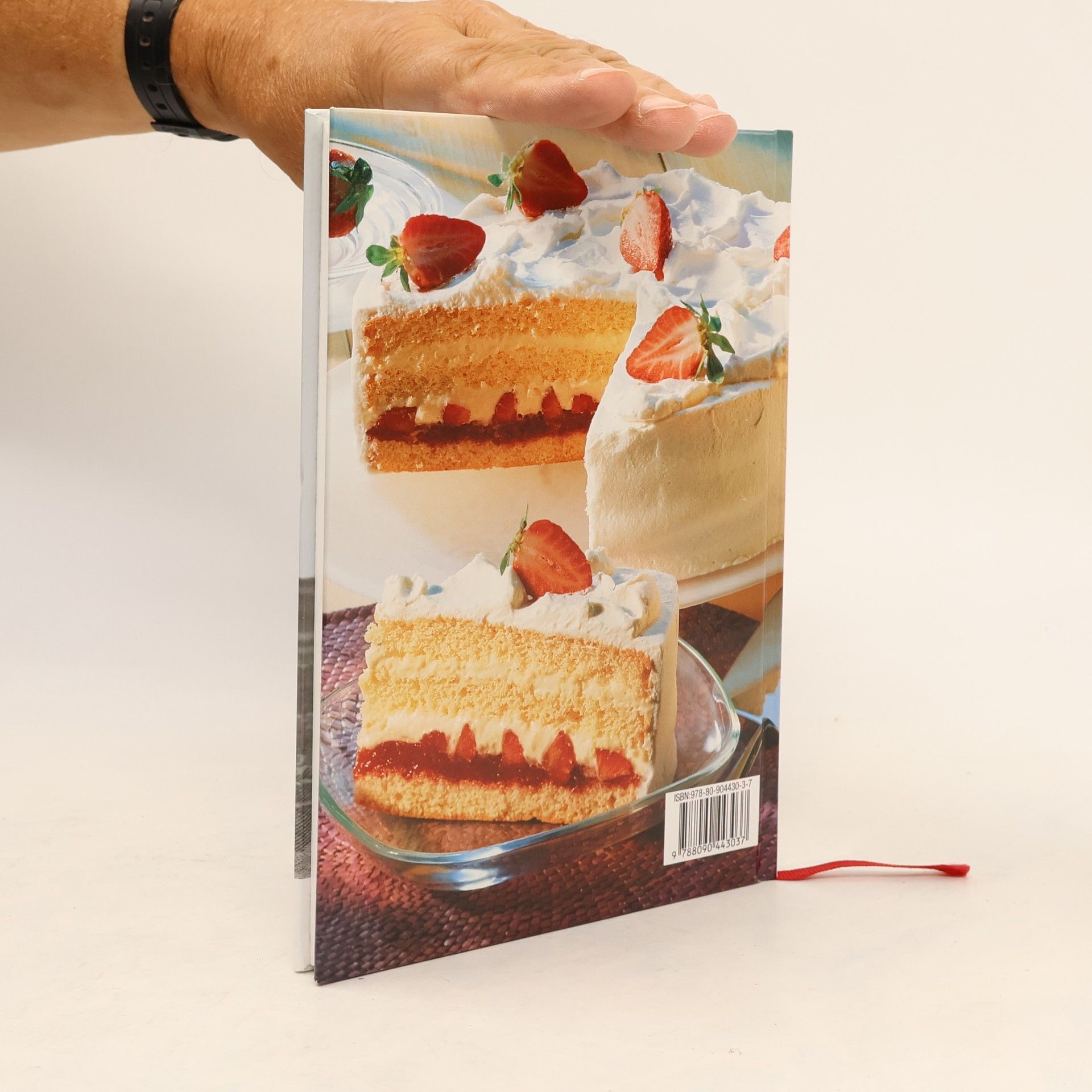 Anna Dvořák Slávnostné, nepečené a bleskové torty
