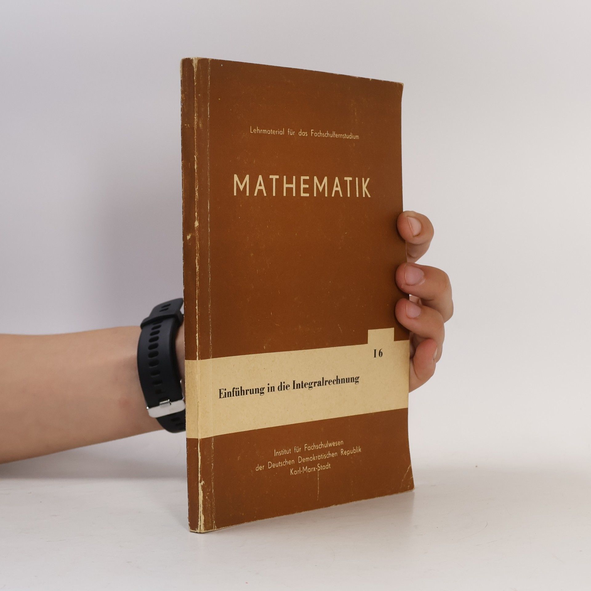 kolektiv Mathematik 16