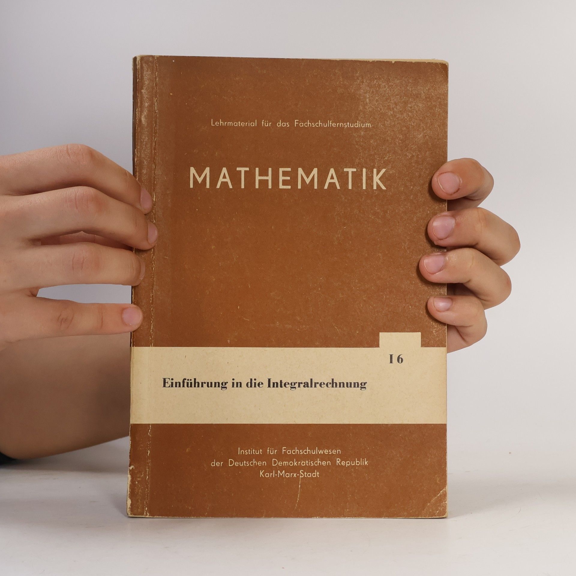 kolektiv Mathematik 16