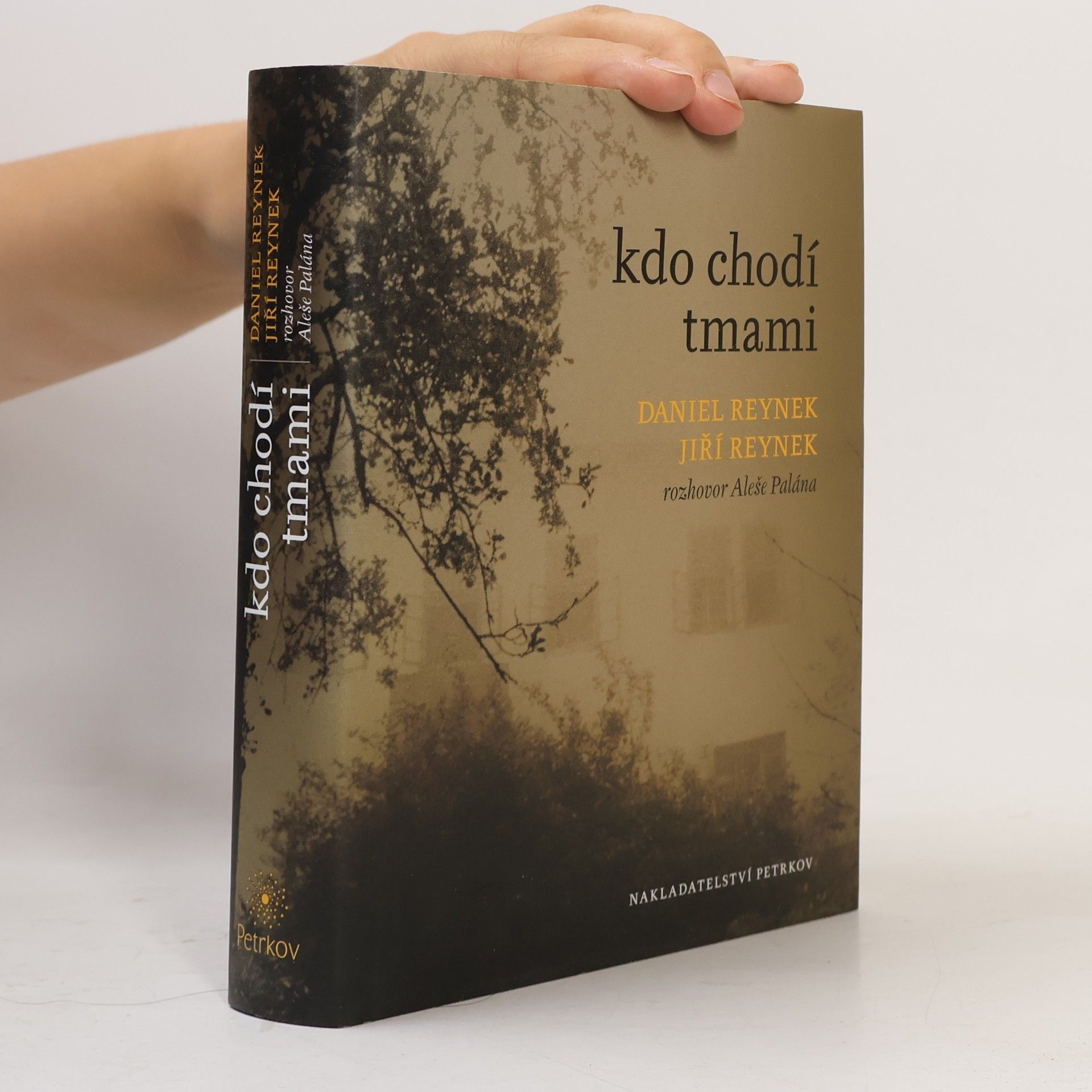 Kdo chodí tmami
