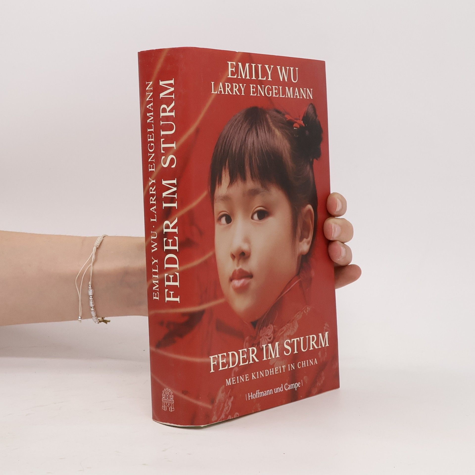 Emily Wu Feder Im Sturm