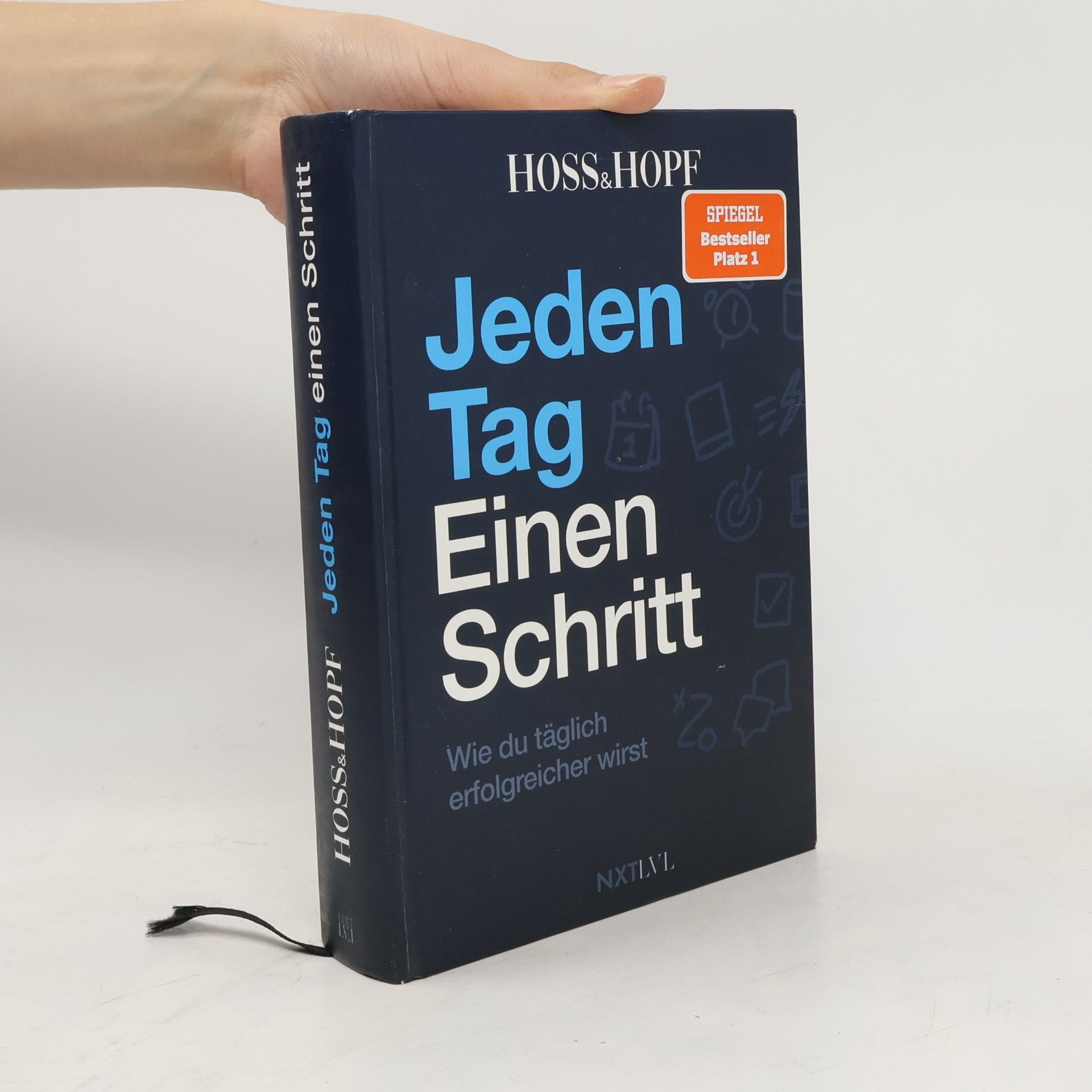 Kiarash Hossainpour Jeden Tag einen Schritt
