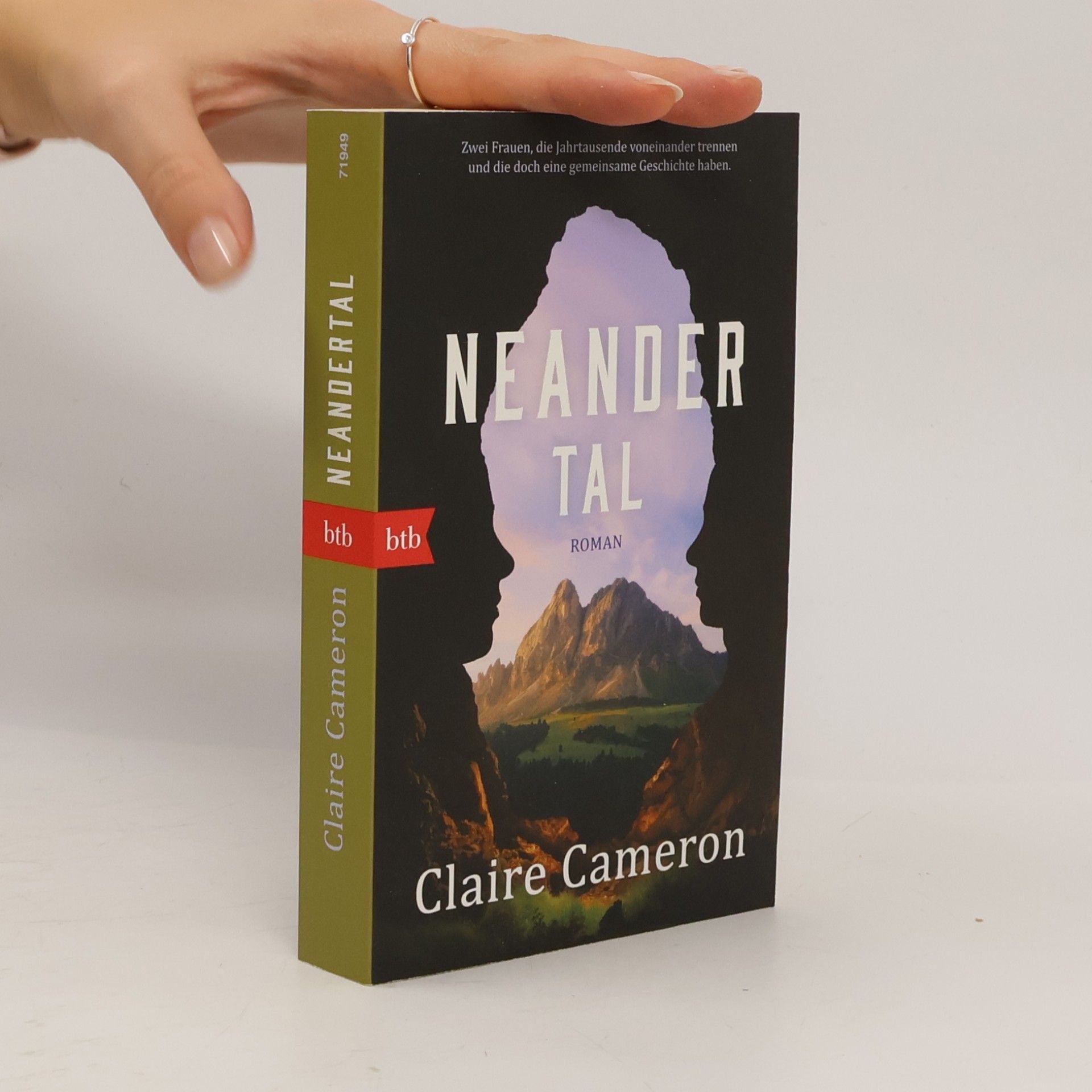 Claire Cameron Neandertal