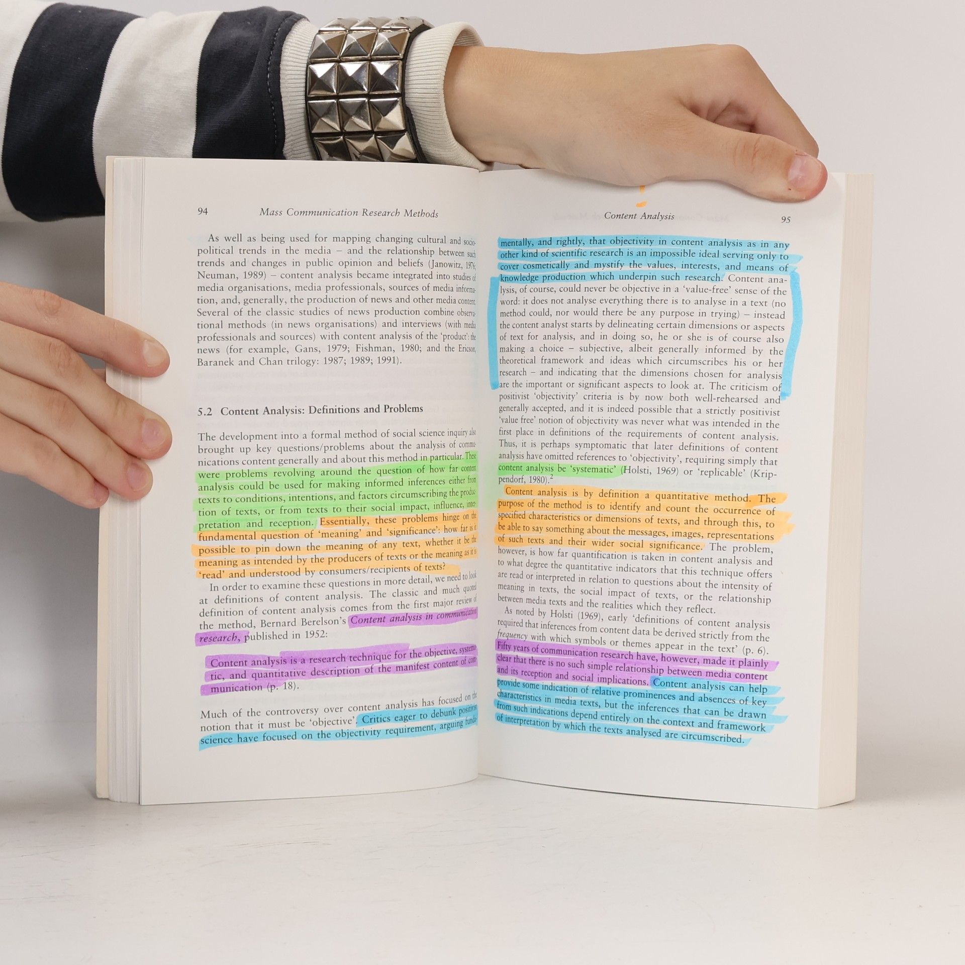 AA.VV. Mass communication research methods