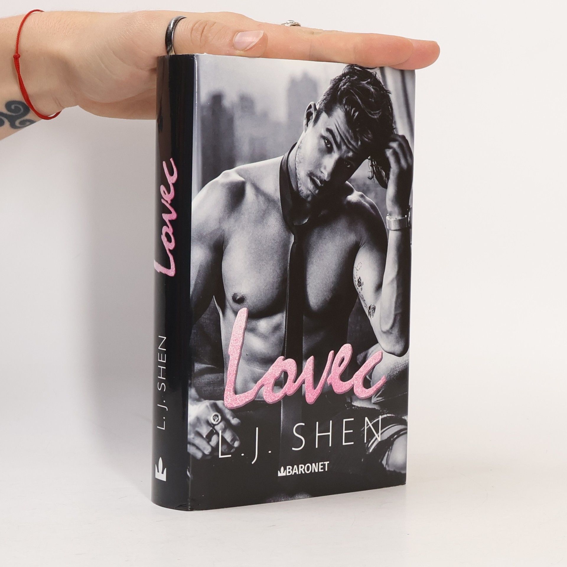 L. J. Shen Lovec